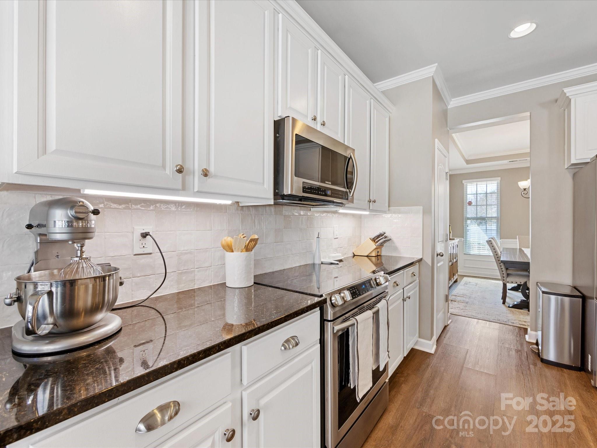 953 Vogel Way