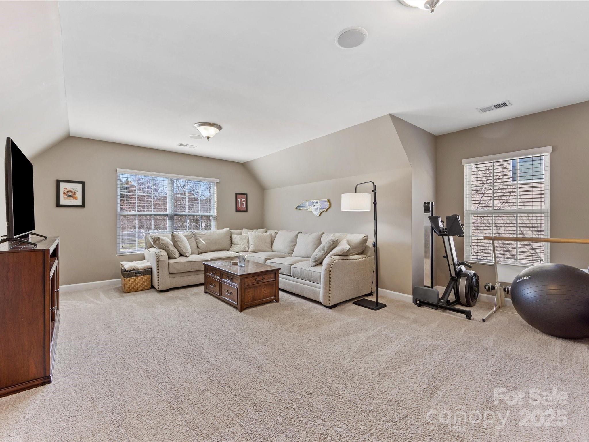 953 Vogel Way