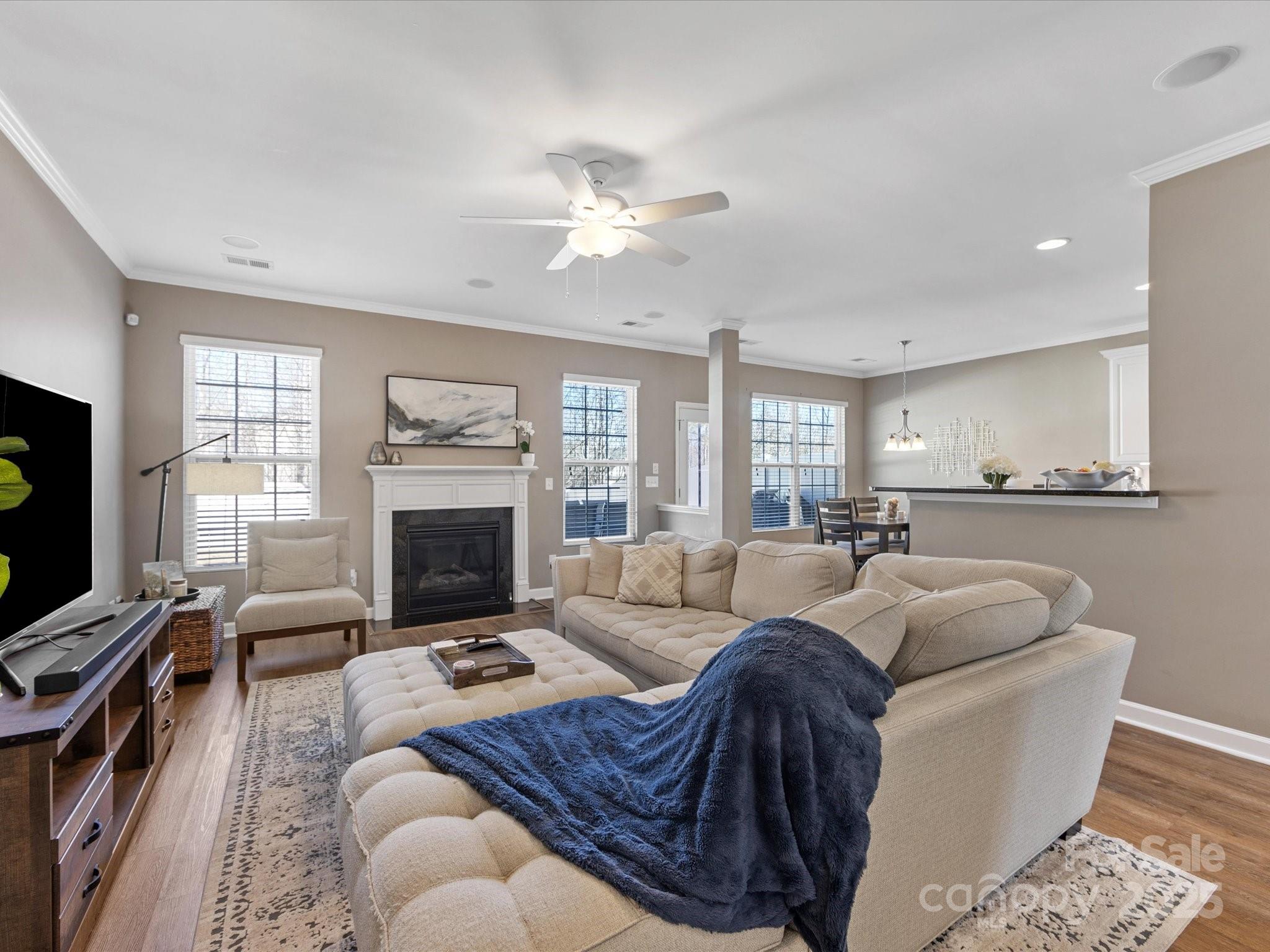 953 Vogel Way