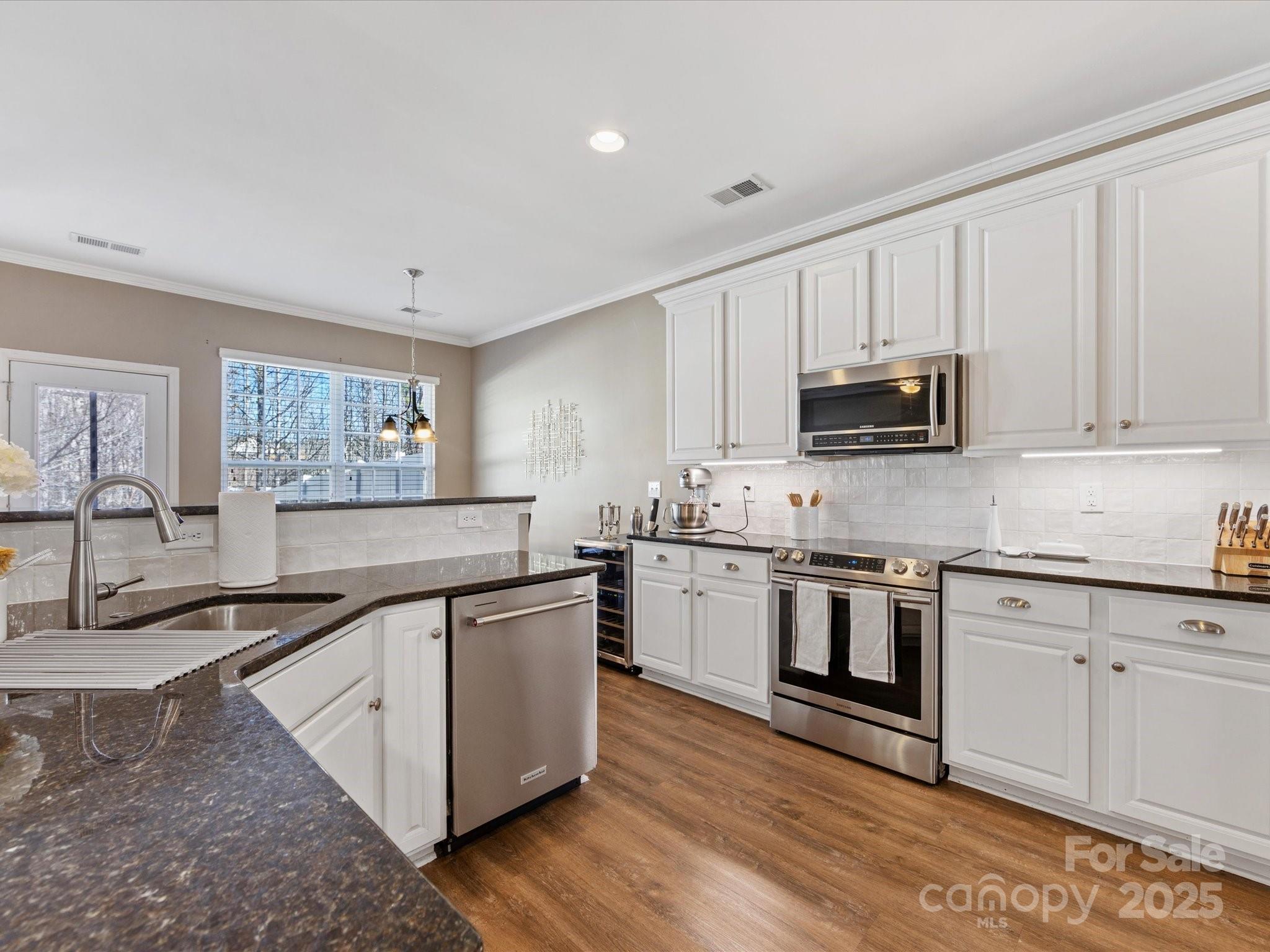 953 Vogel Way