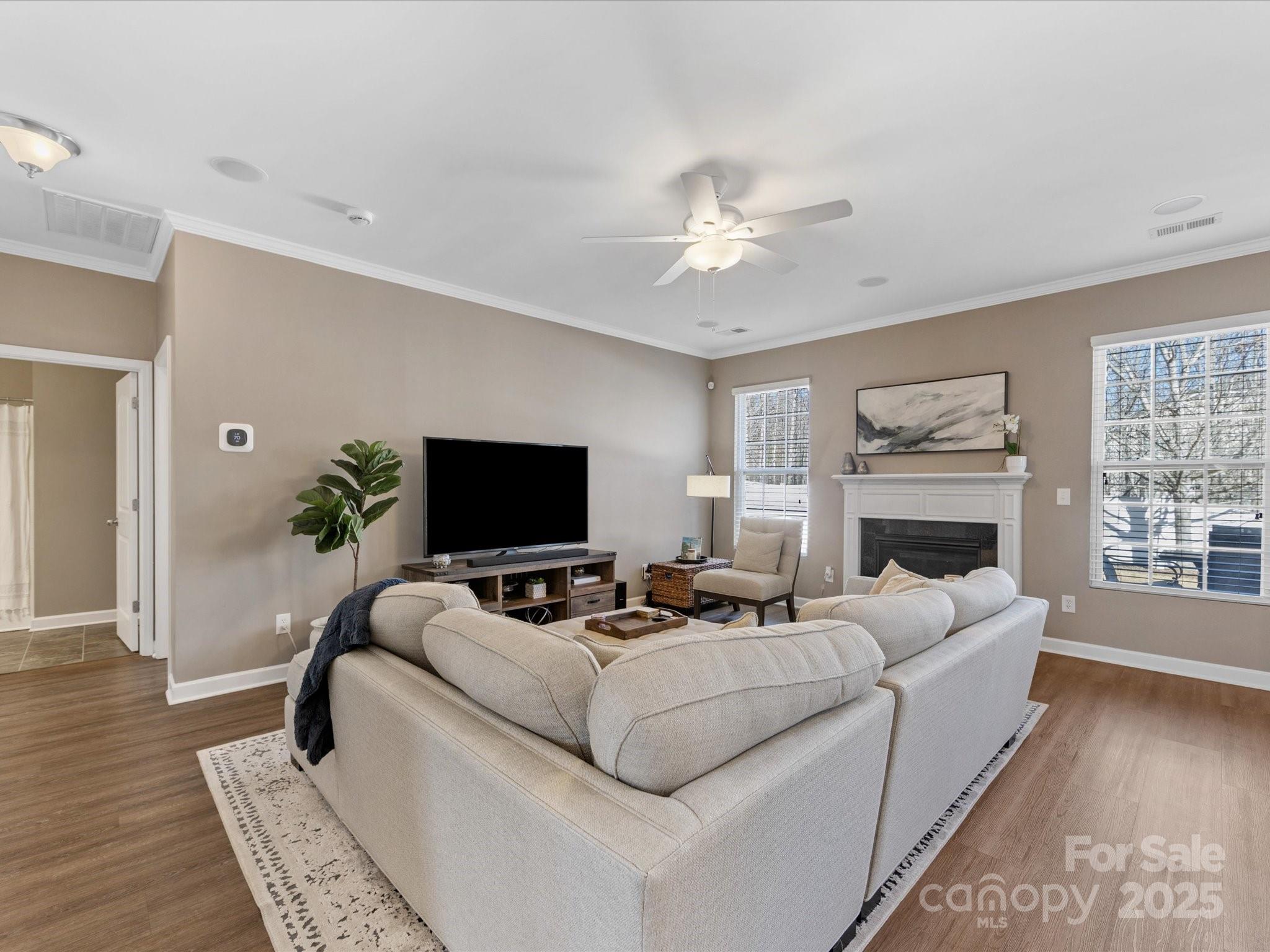 953 Vogel Way
