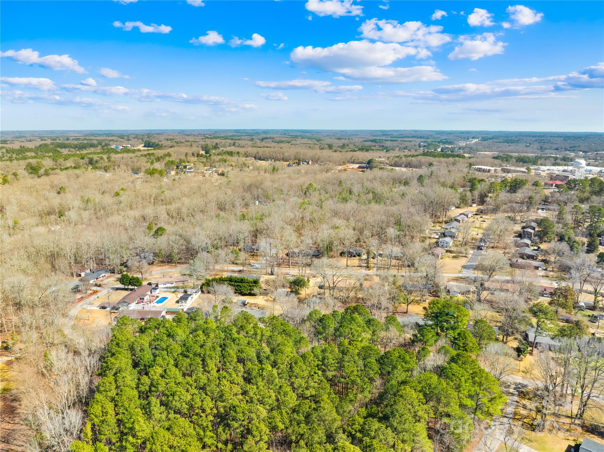 827 Lakeside Circle