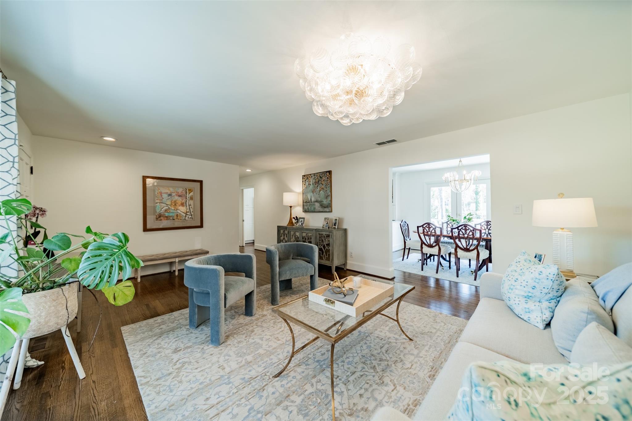 2501 Tanglewood Lane