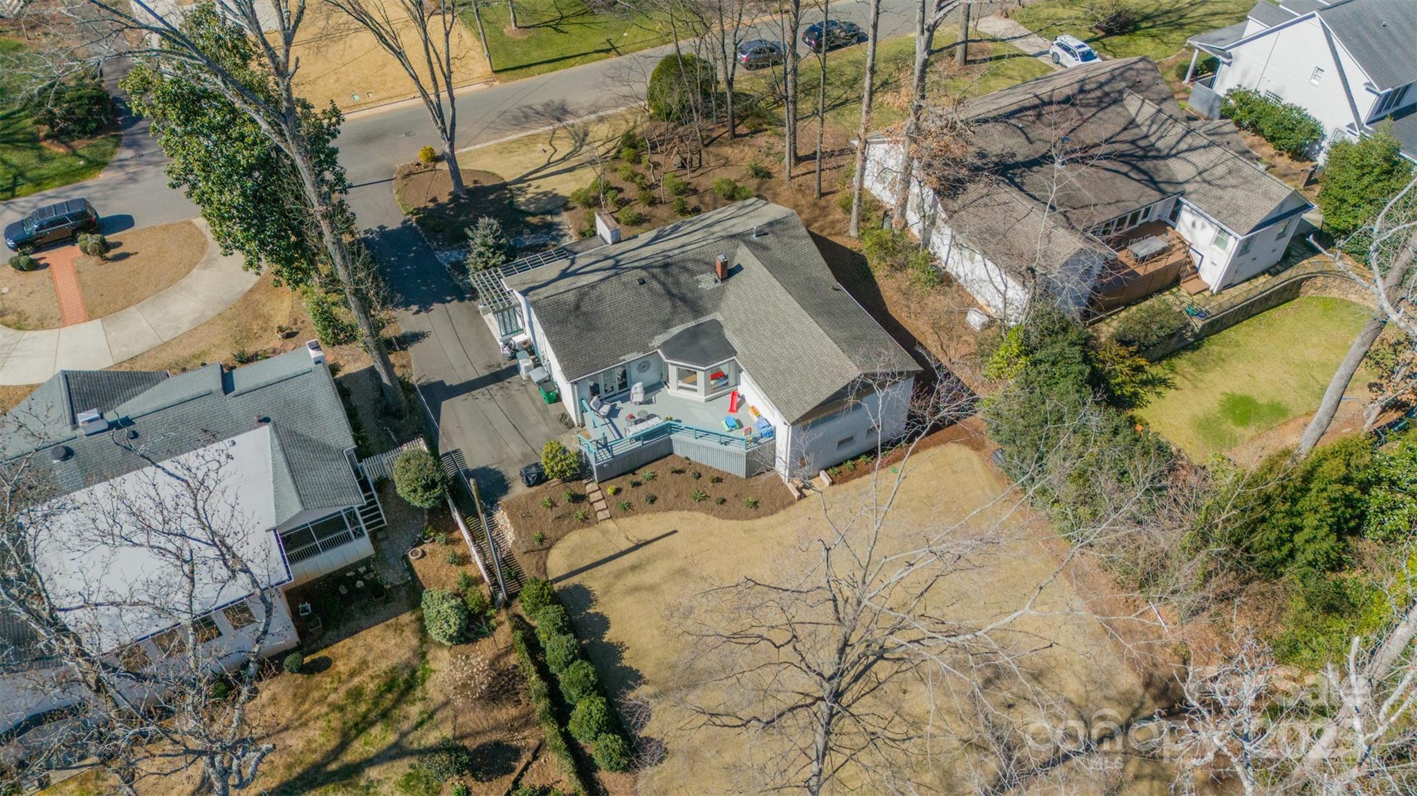 2501 Tanglewood Lane