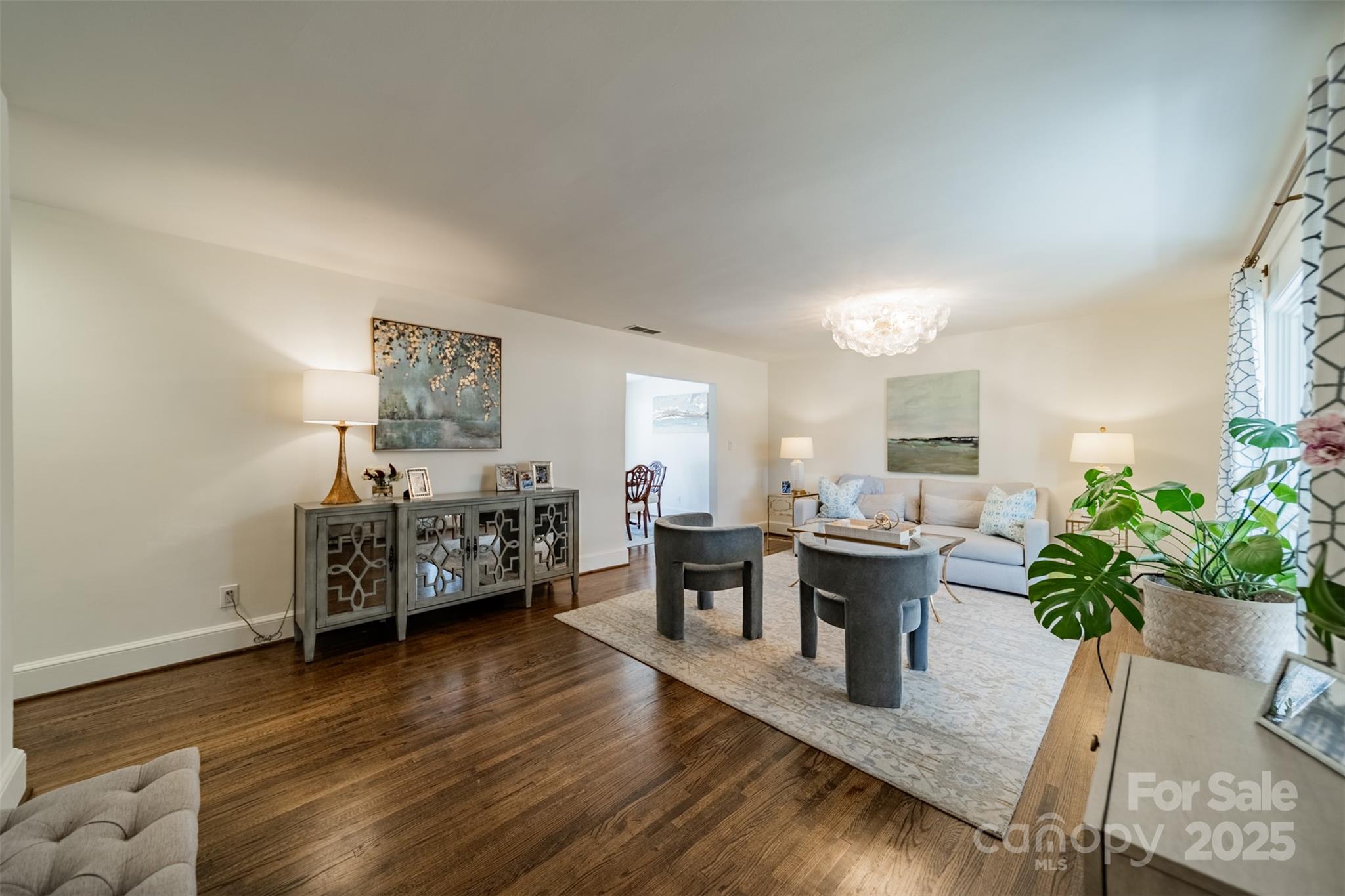 2501 Tanglewood Lane