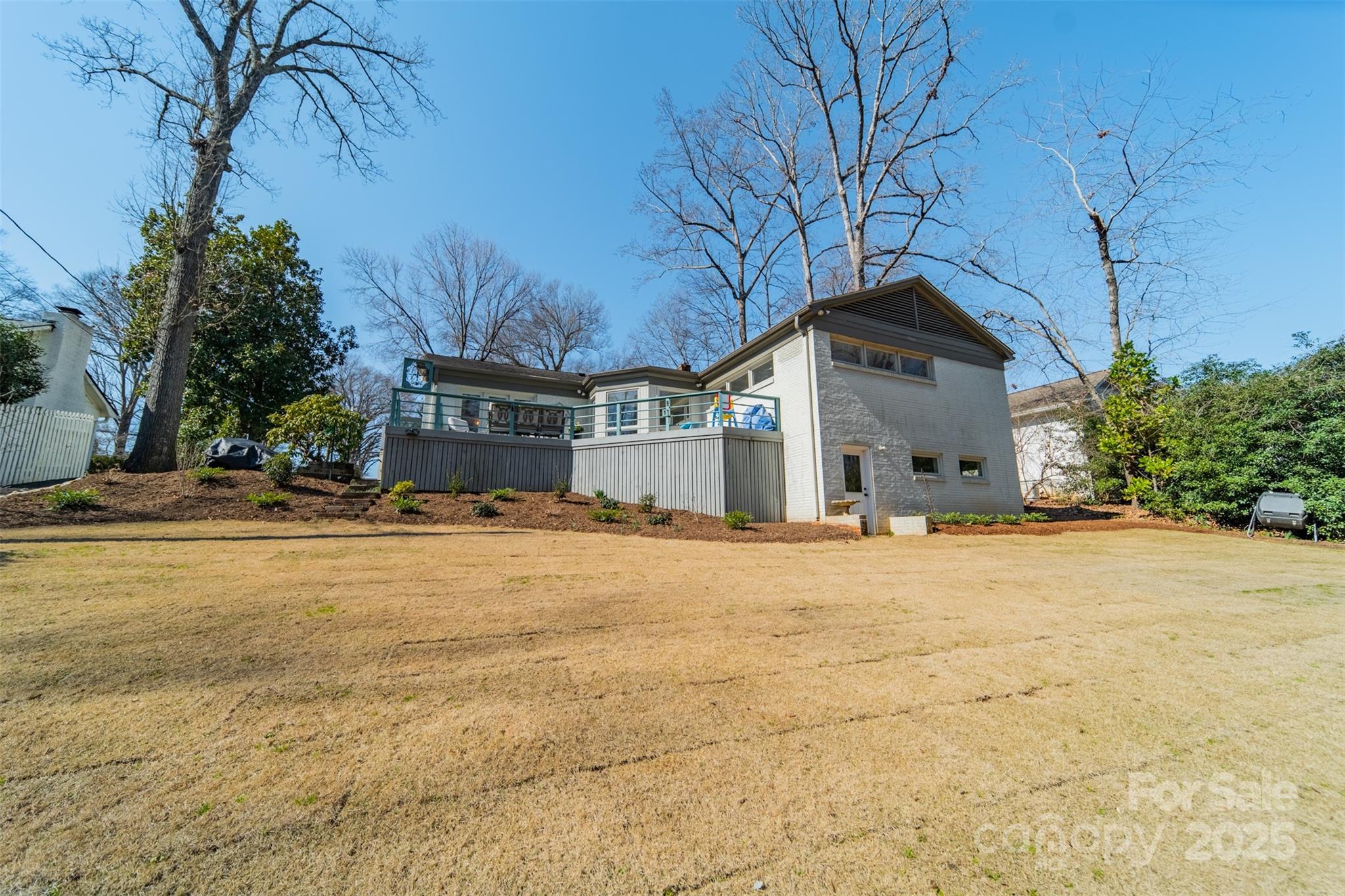 2501 Tanglewood Lane