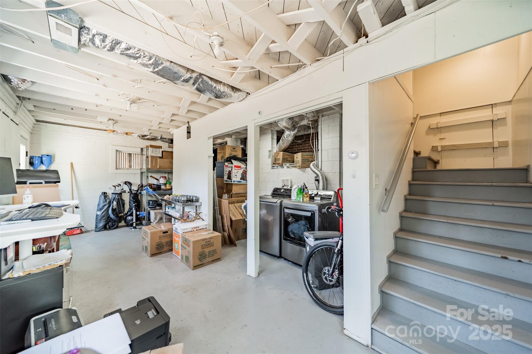 2501 Tanglewood Lane
