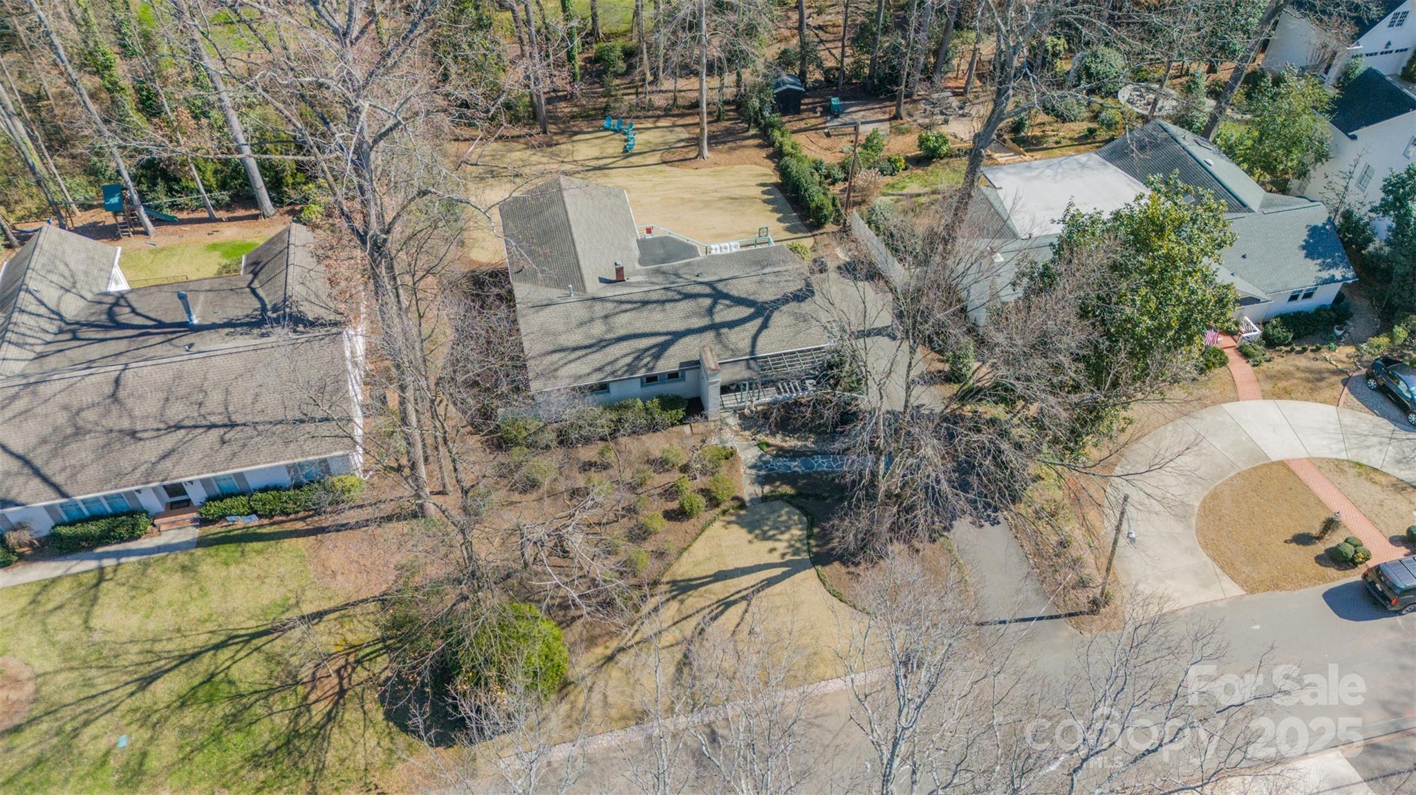 2501 Tanglewood Lane