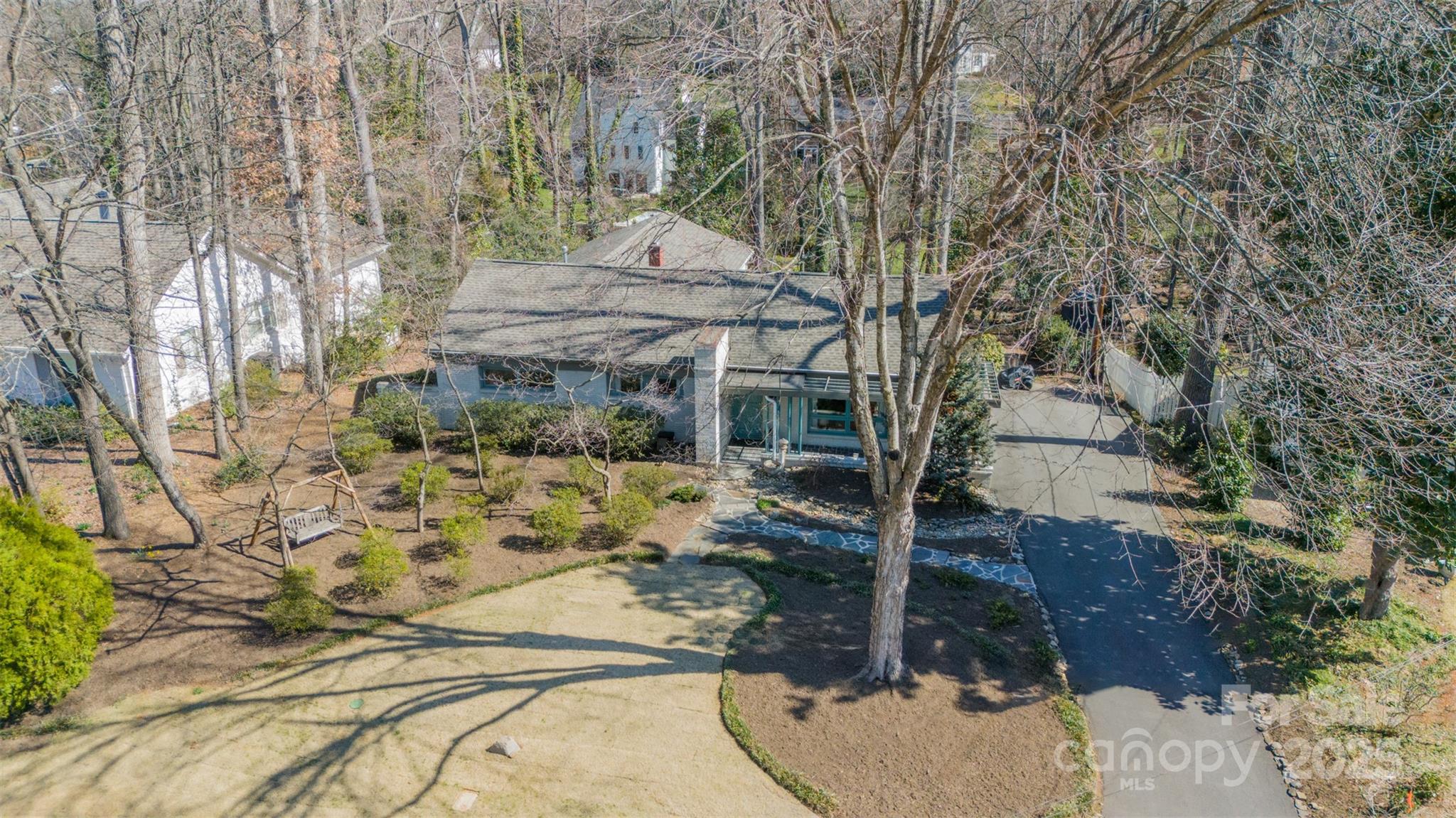 2501 Tanglewood Lane