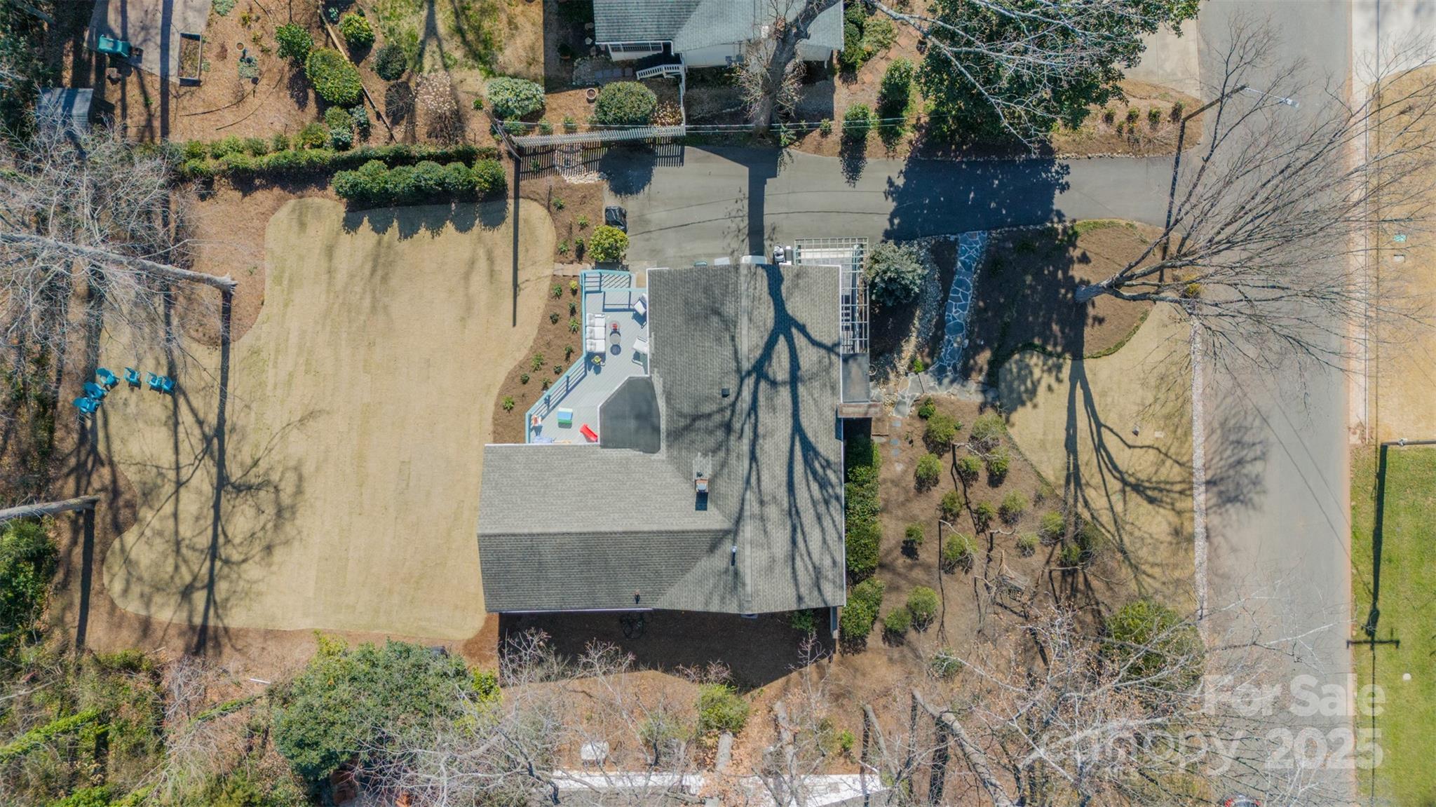 2501 Tanglewood Lane