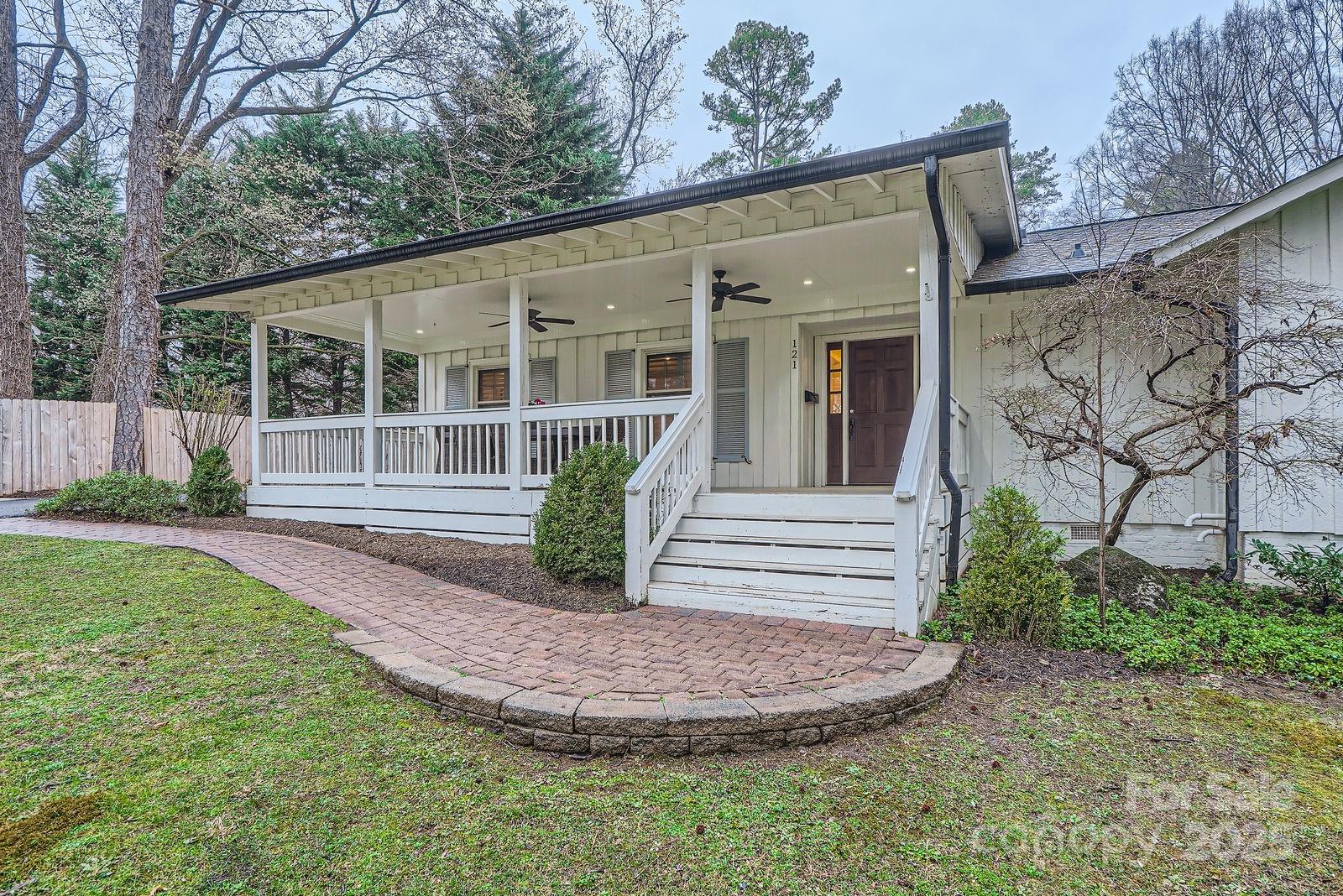 121 Wonderwood Drive
