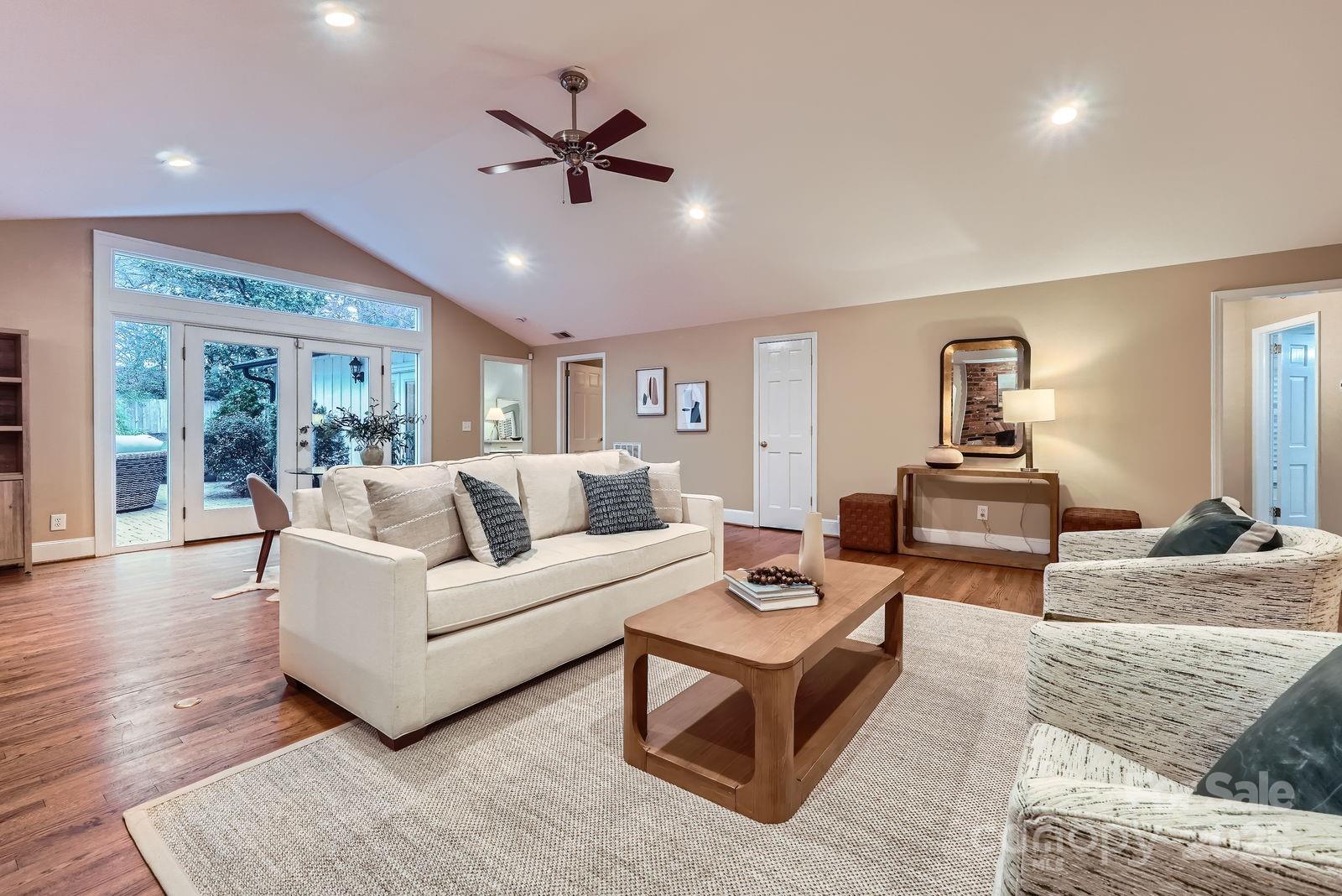 121 Wonderwood Drive