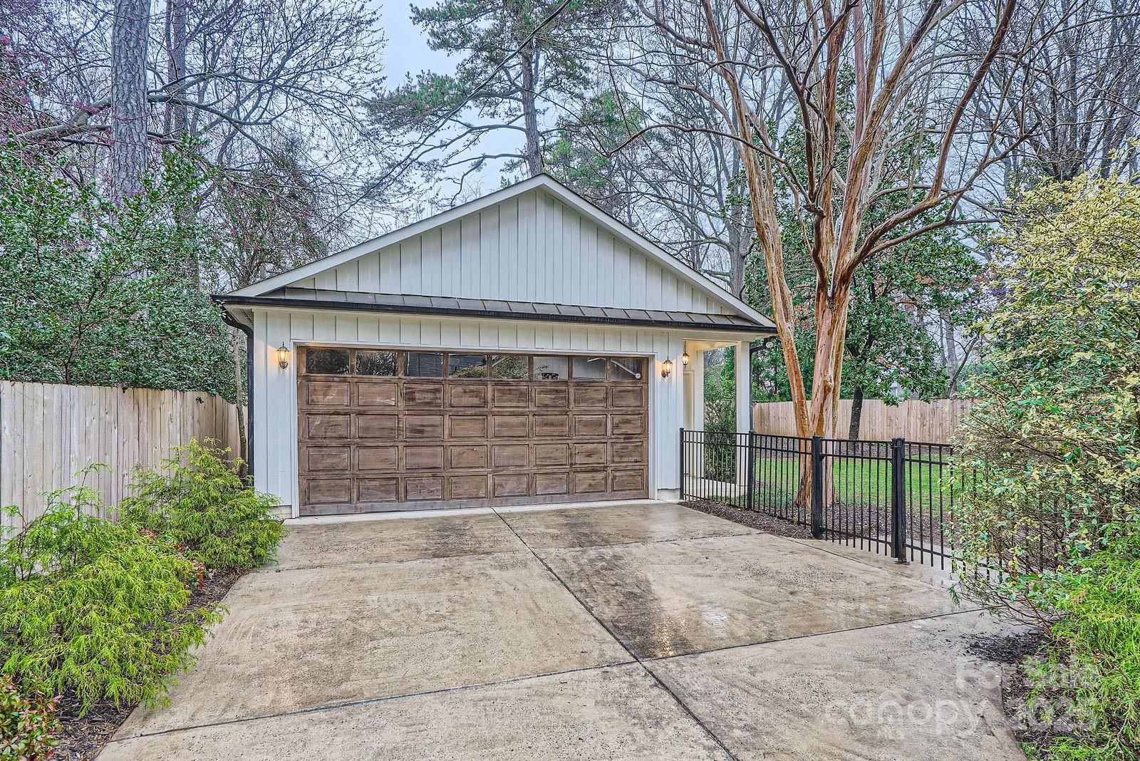 121 Wonderwood Drive