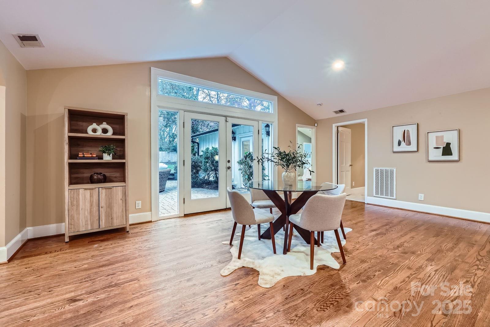 121 Wonderwood Drive
