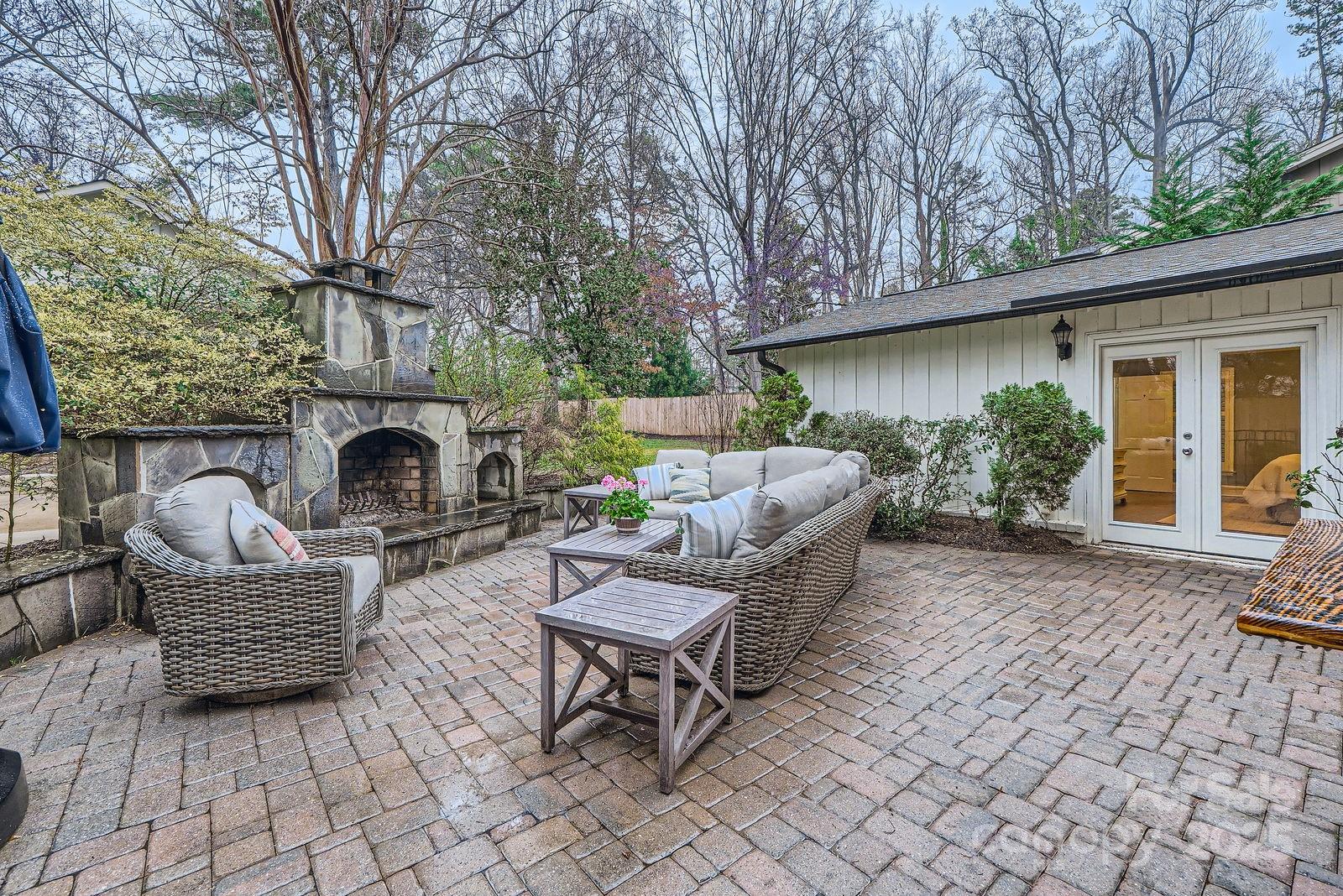 121 Wonderwood Drive