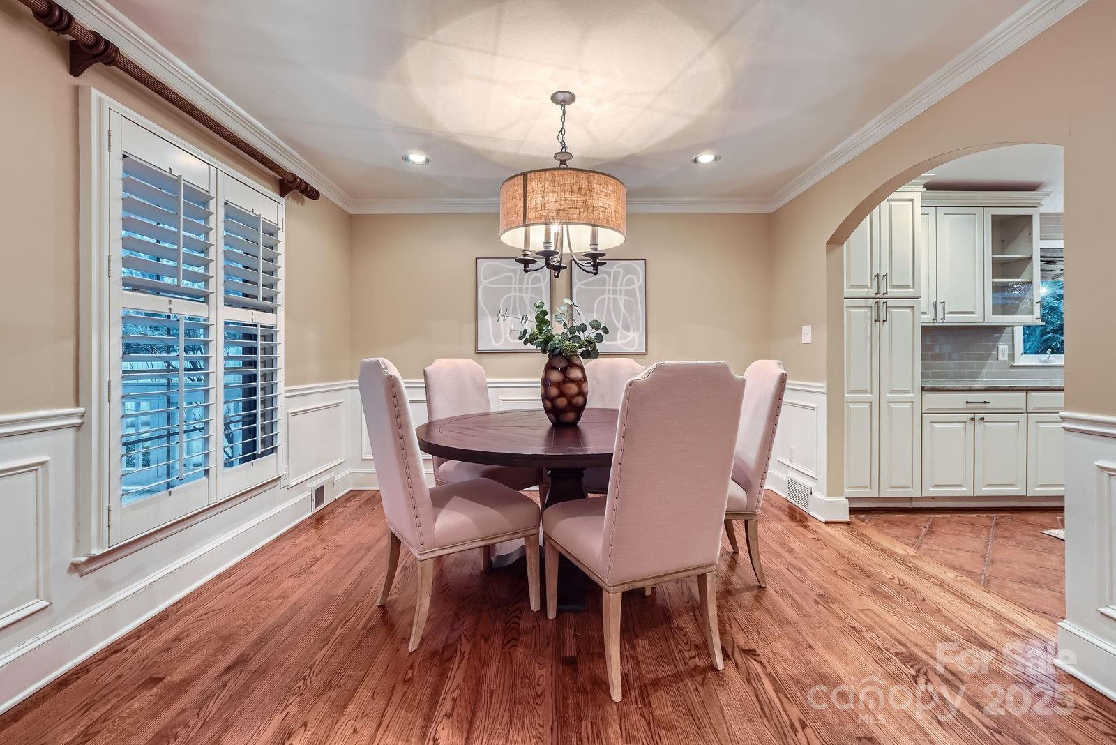 121 Wonderwood Drive