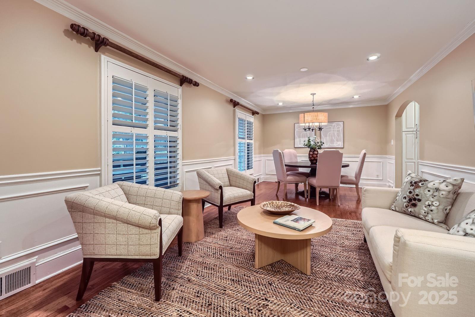 121 Wonderwood Drive