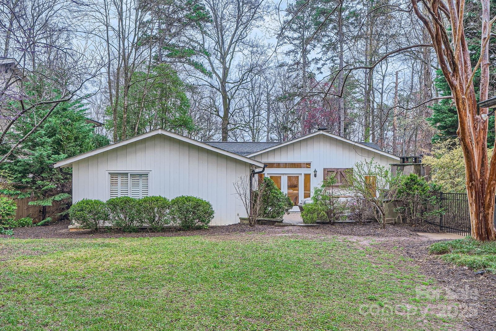 121 Wonderwood Drive