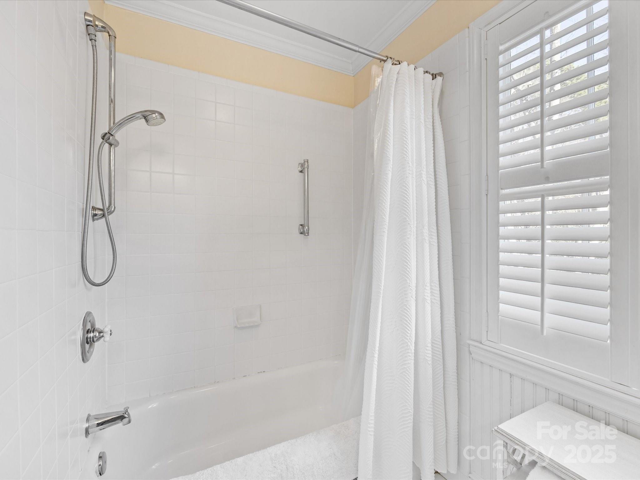 555 Manning Drive Unit: 7