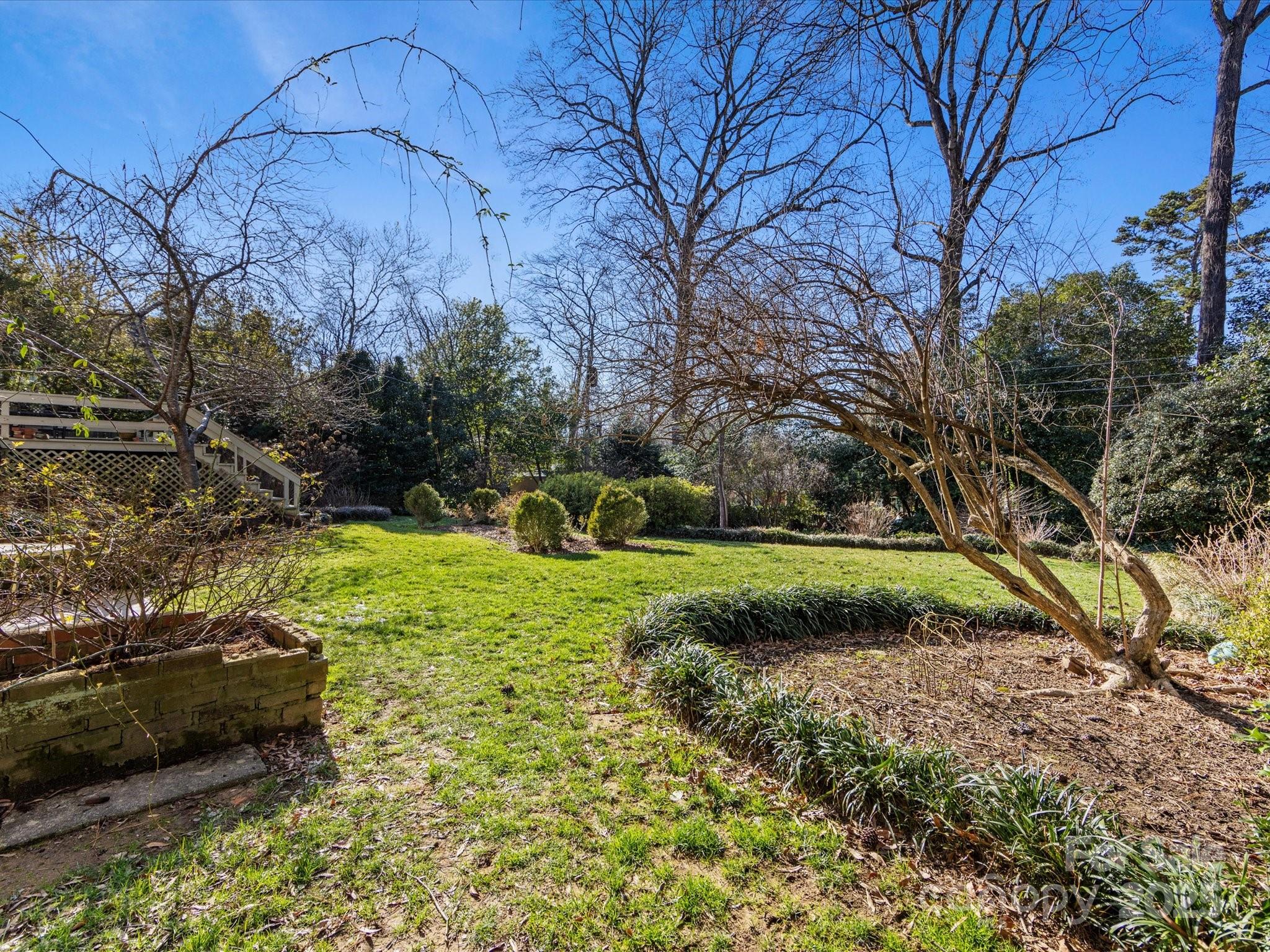 555 Manning Drive Unit: 7