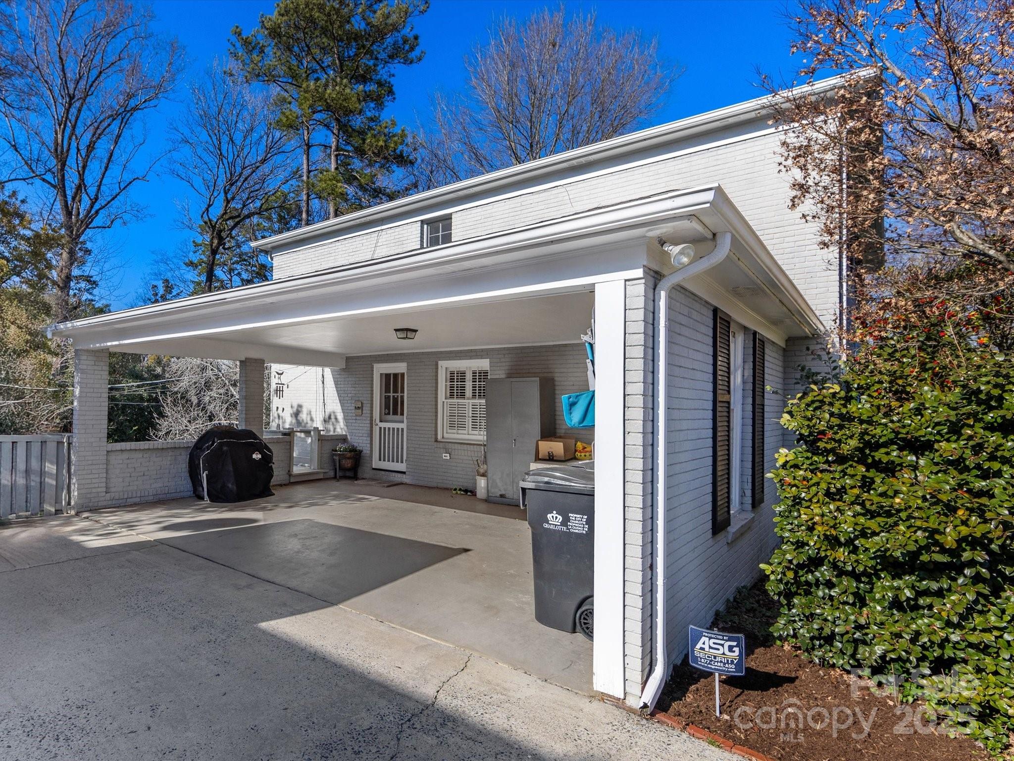 555 Manning Drive Unit: 7
