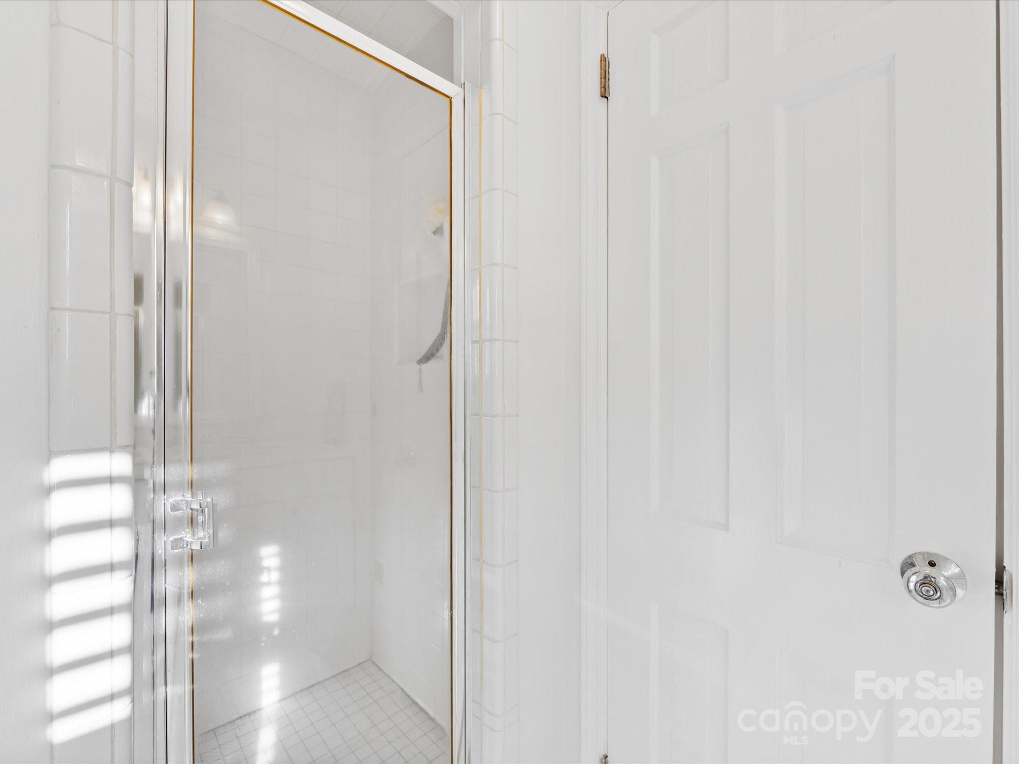 555 Manning Drive Unit: 7