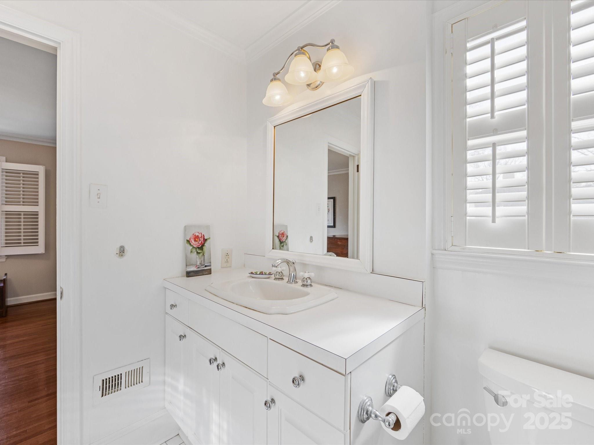 555 Manning Drive Unit: 7