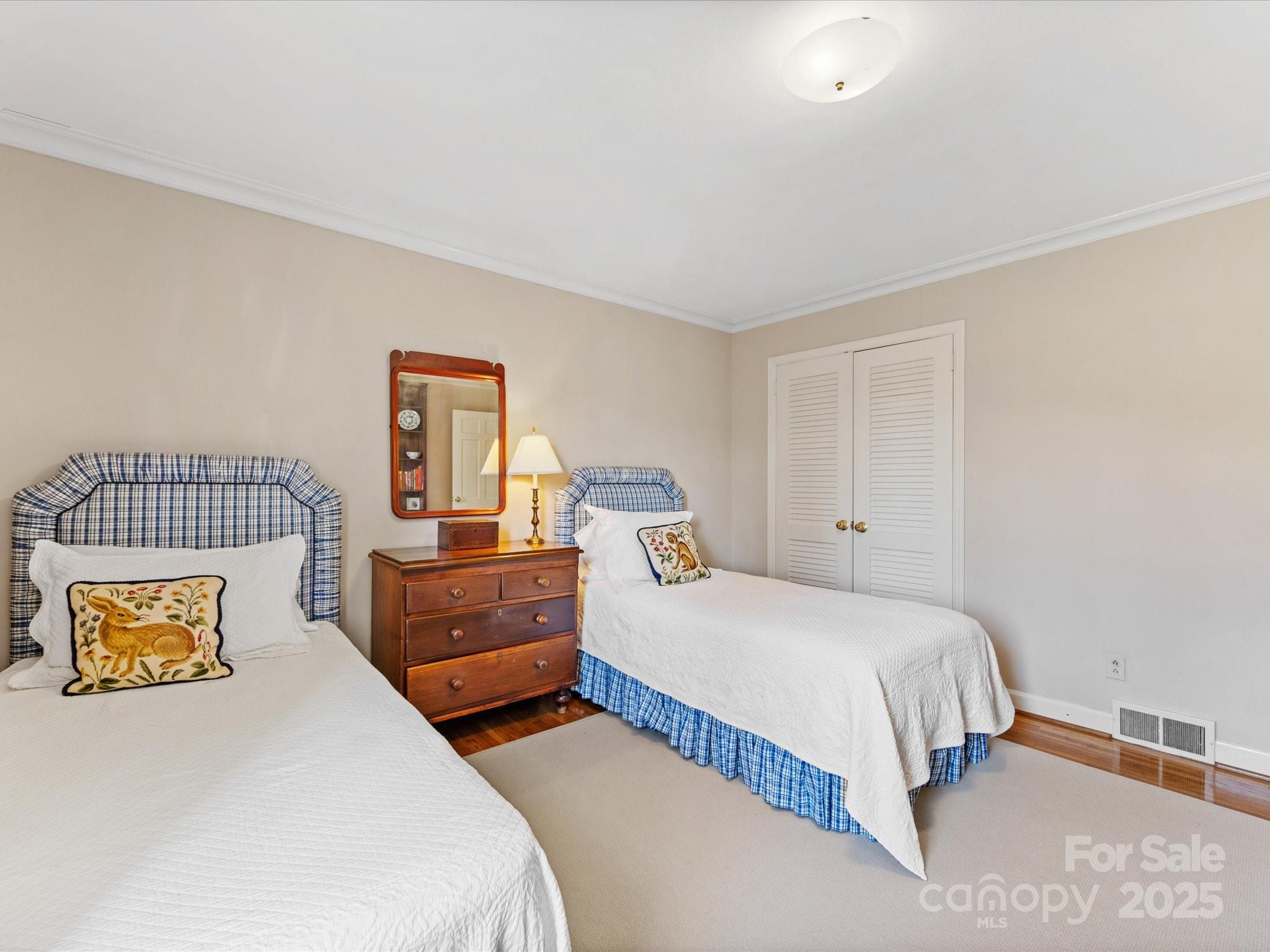 555 Manning Drive Unit: 7