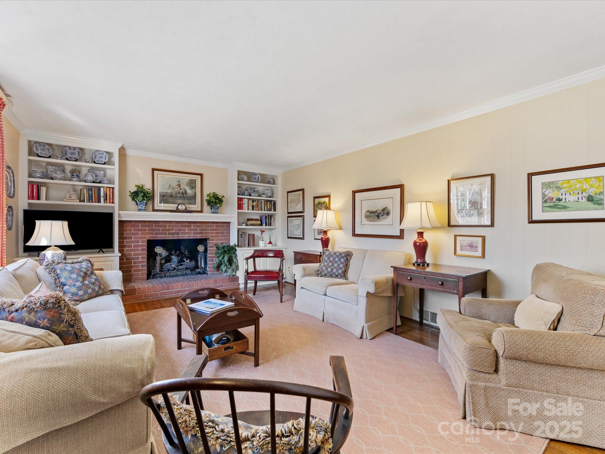 555 Manning Drive Unit: 7