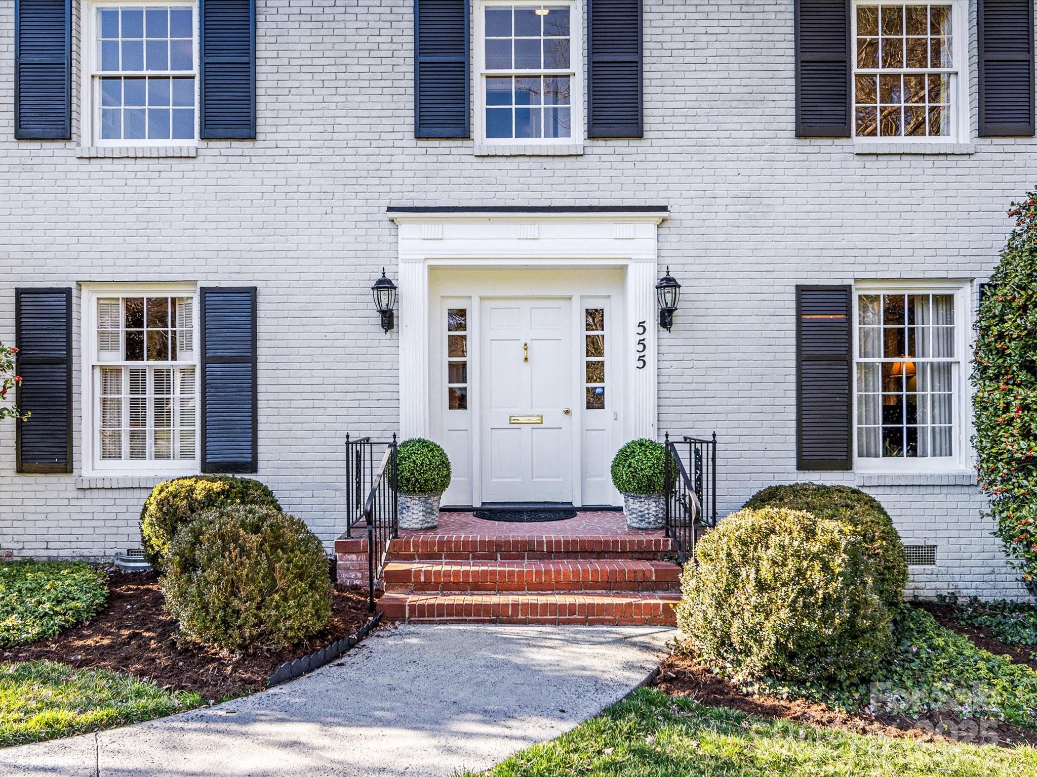 555 Manning Drive Unit: 7