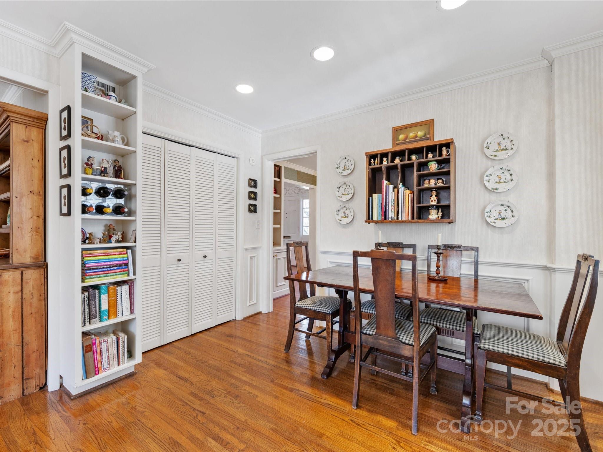 555 Manning Drive Unit: 7