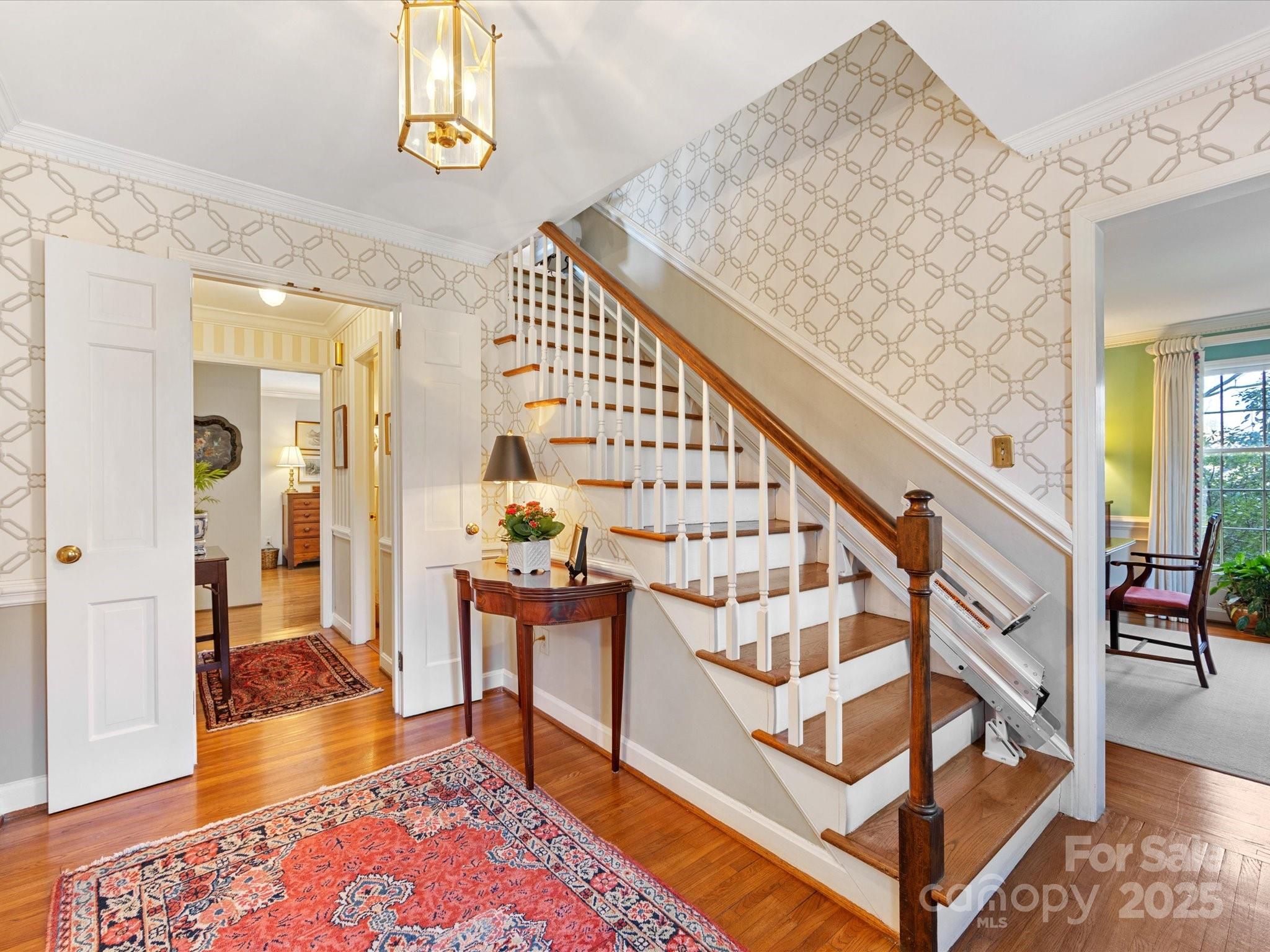 555 Manning Drive Unit: 7