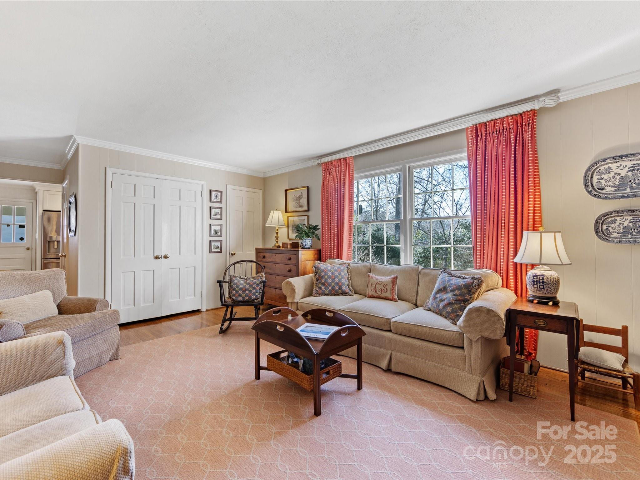 555 Manning Drive Unit: 7