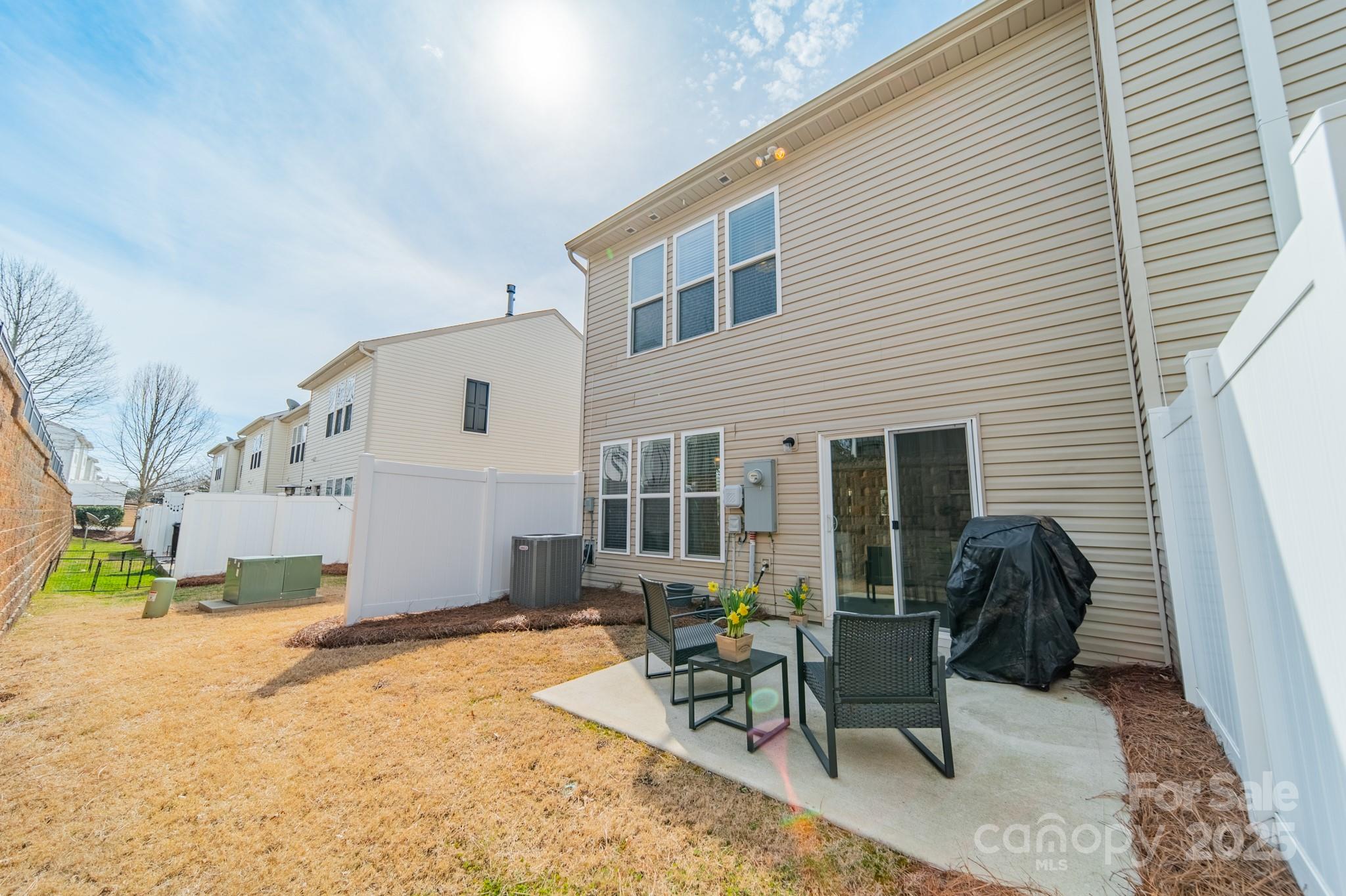 2463 Diplomat Lane