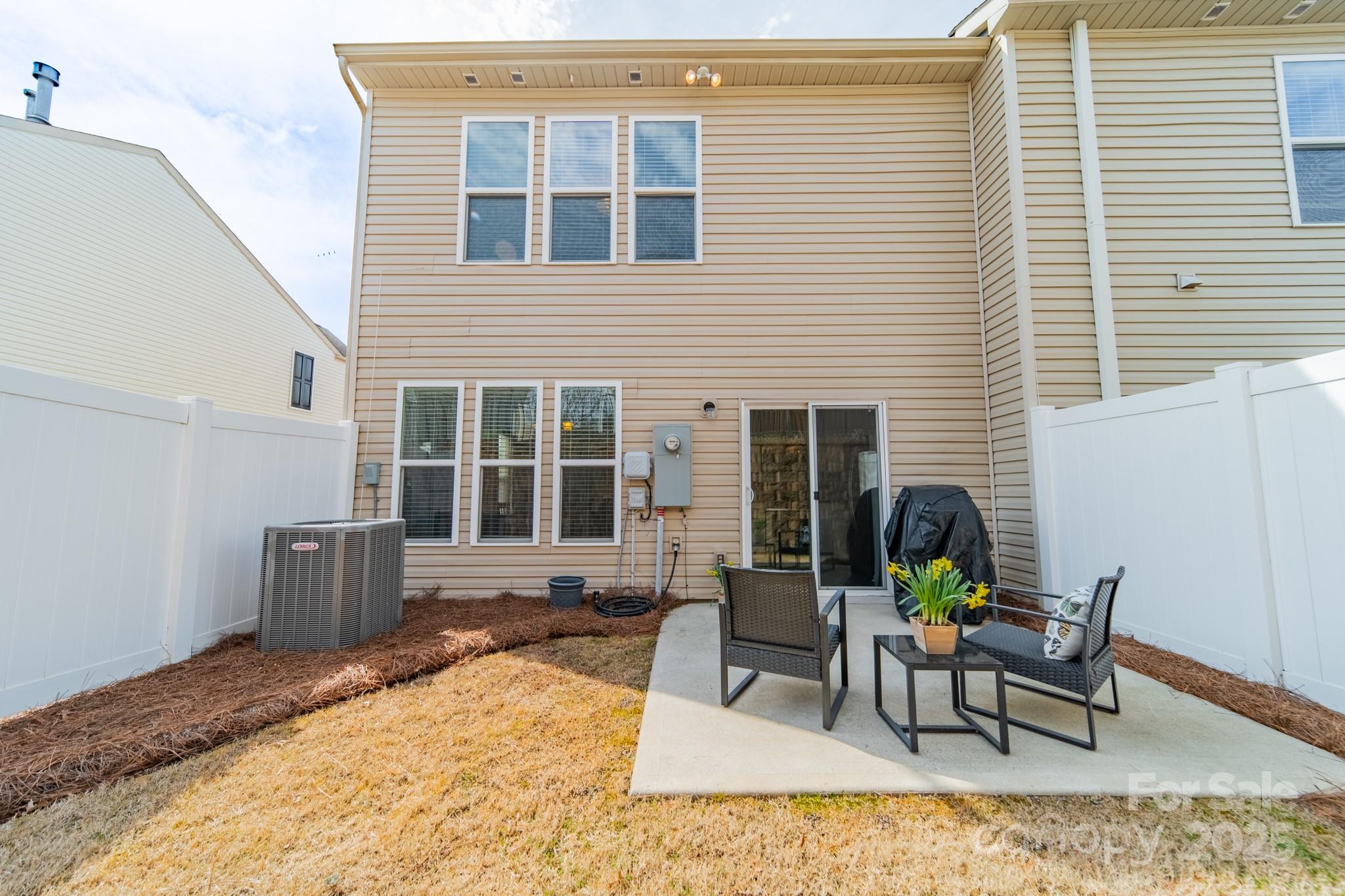 2463 Diplomat Lane