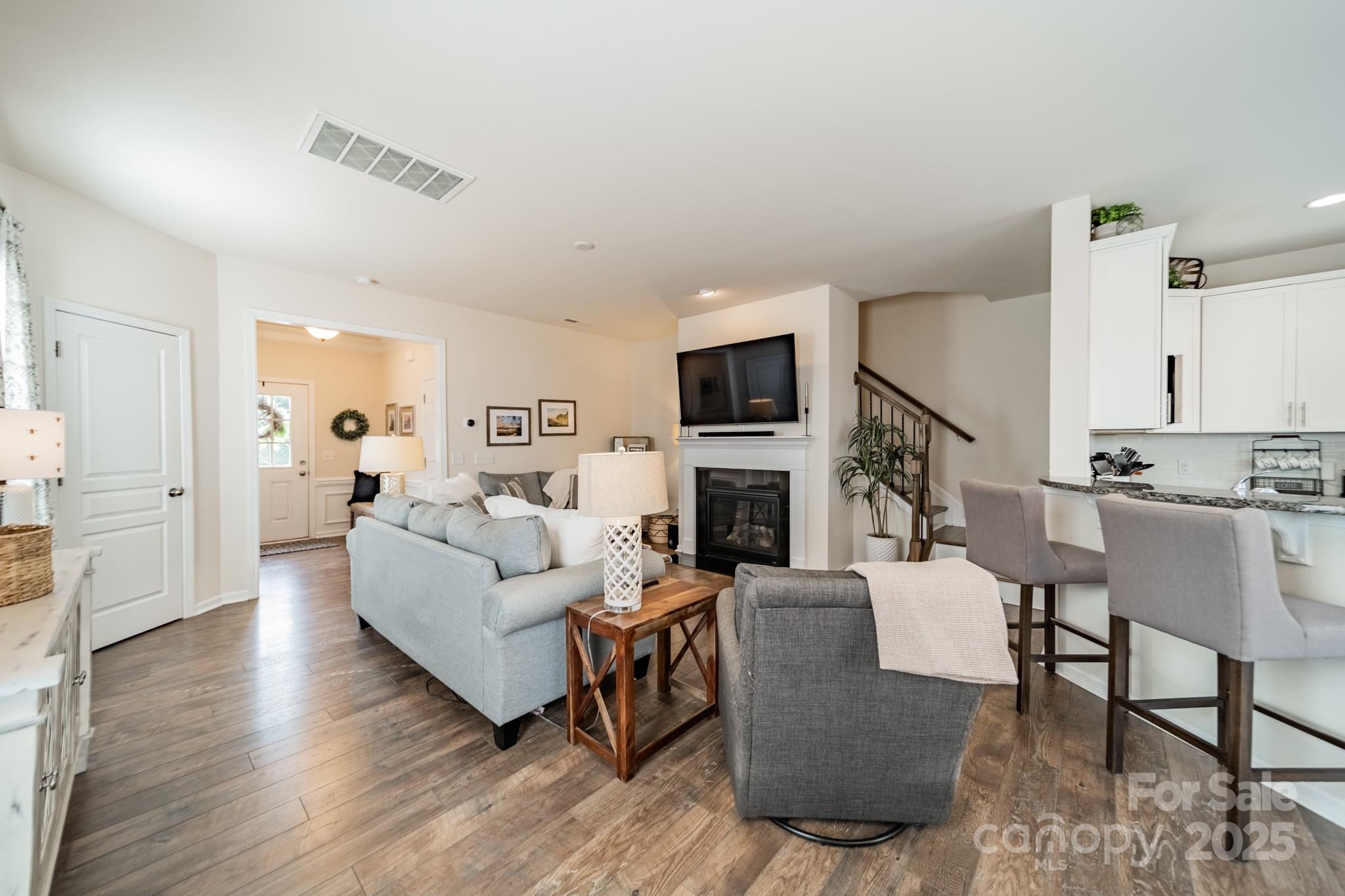 2463 Diplomat Lane