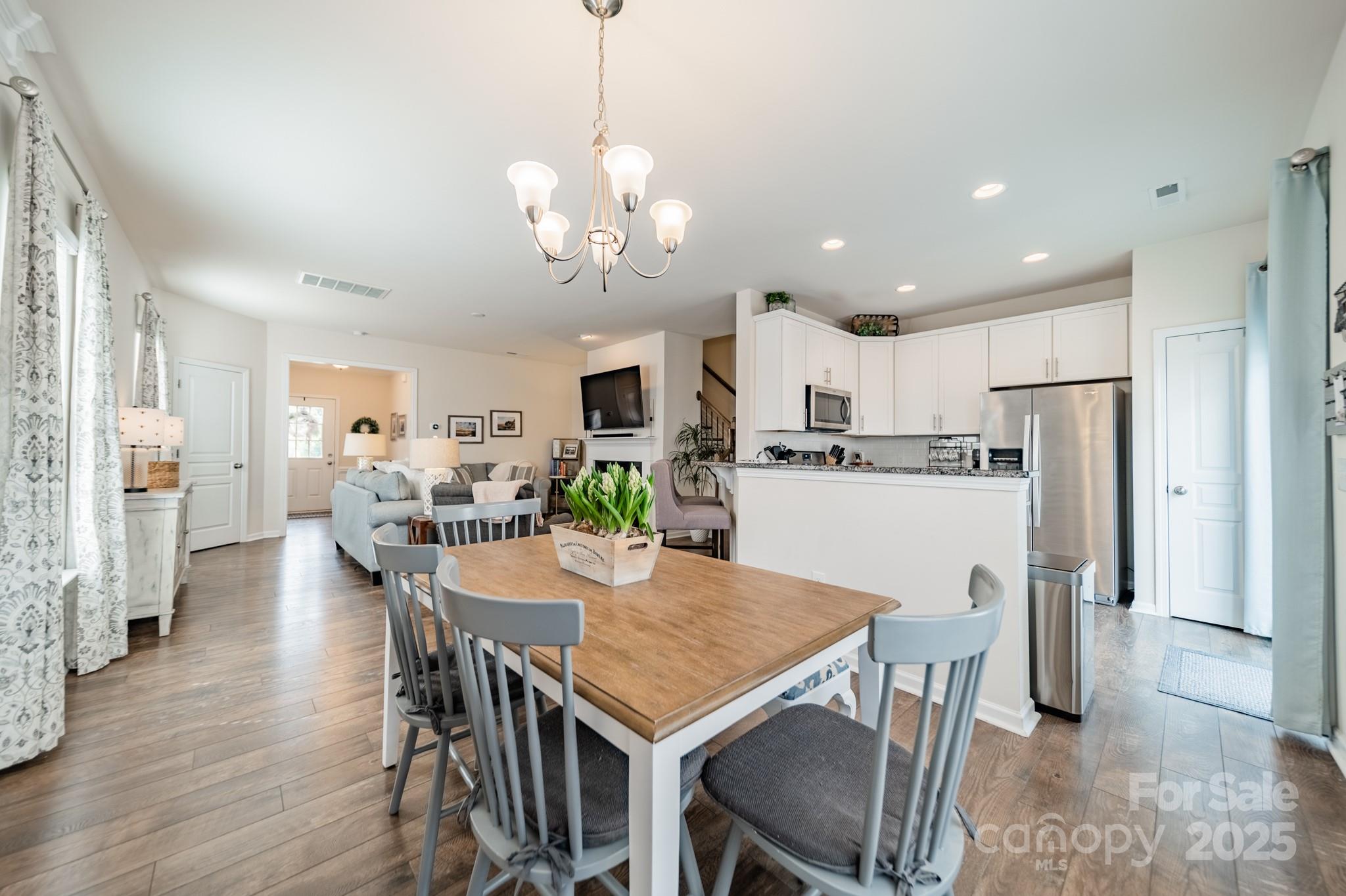 2463 Diplomat Lane