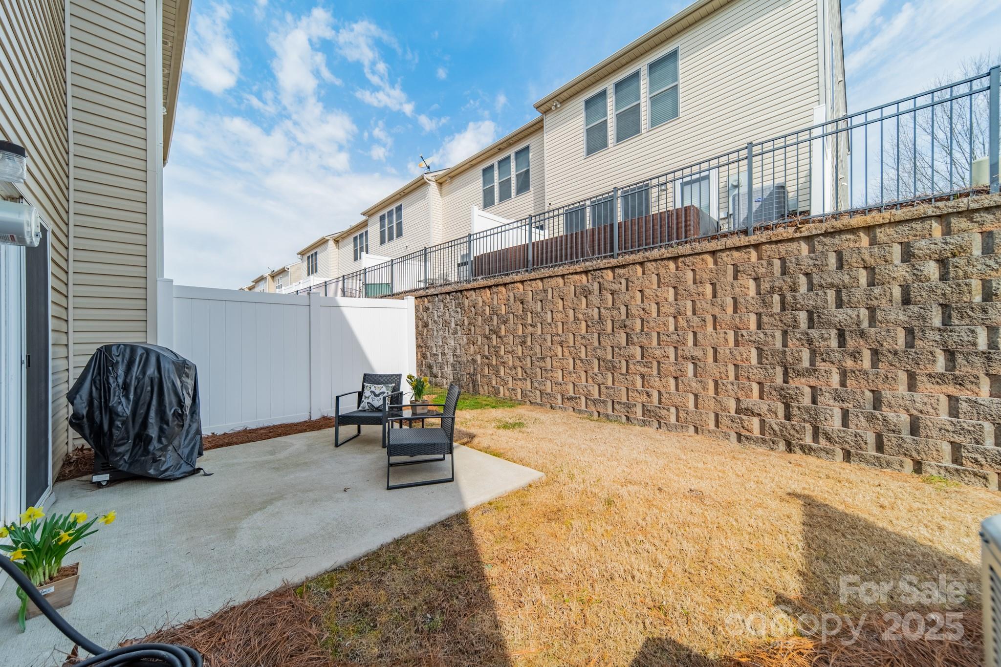2463 Diplomat Lane