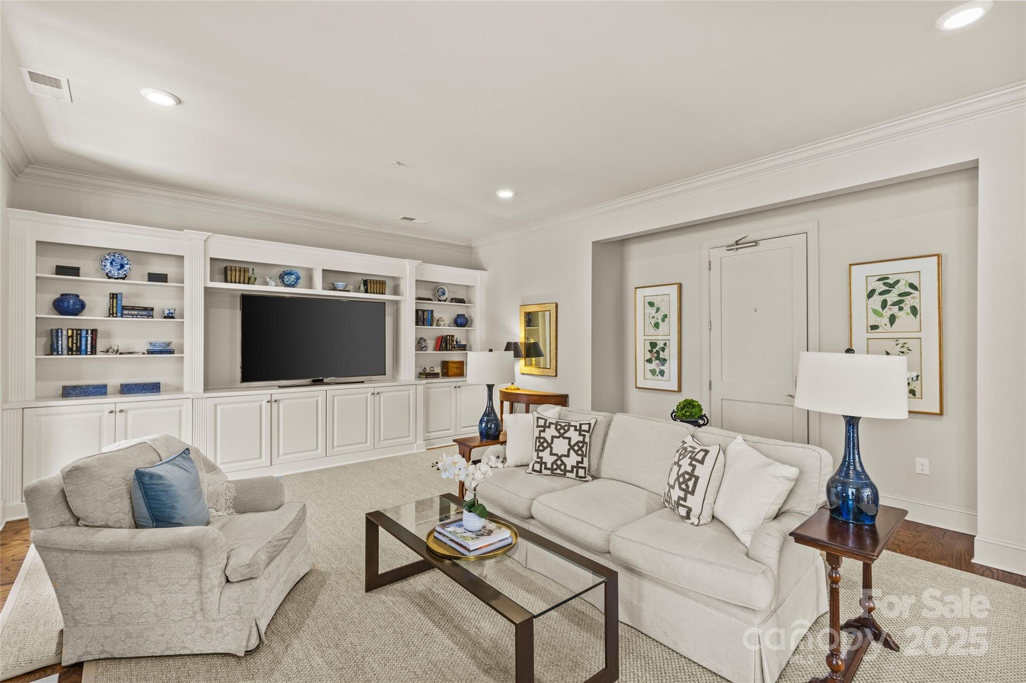 2251 Selwyn Avenue Unit: 201