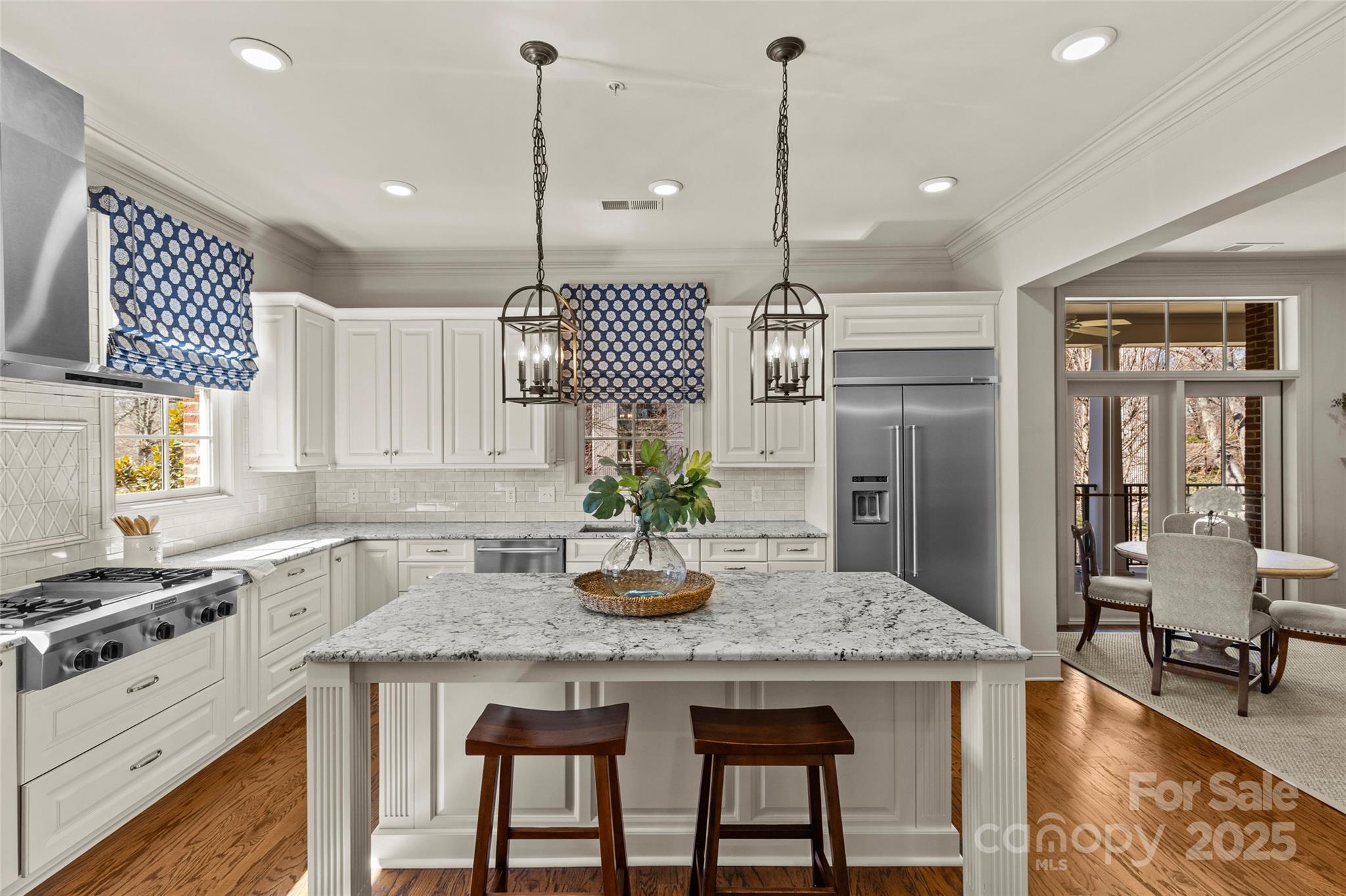 2251 Selwyn Avenue Unit: 201