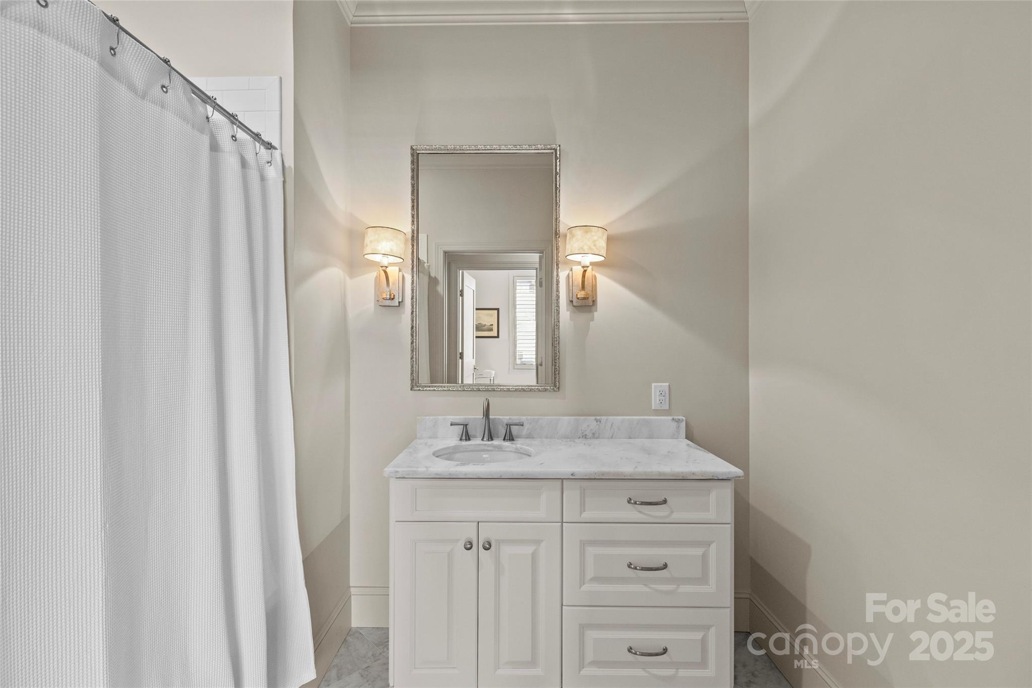 2251 Selwyn Avenue Unit: 201