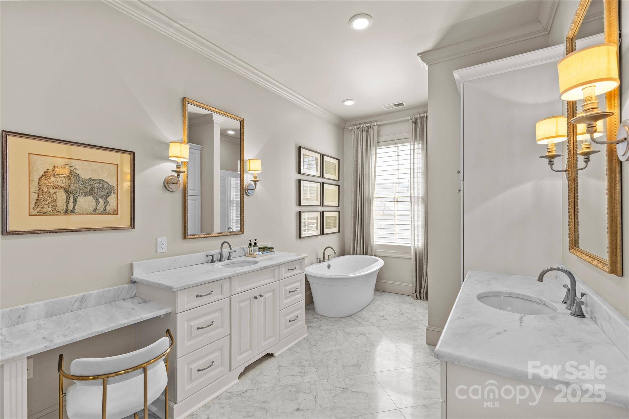 2251 Selwyn Avenue Unit: 201