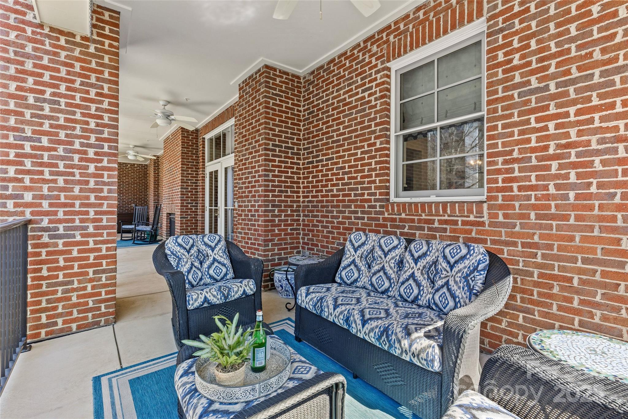 2251 Selwyn Avenue Unit: 201