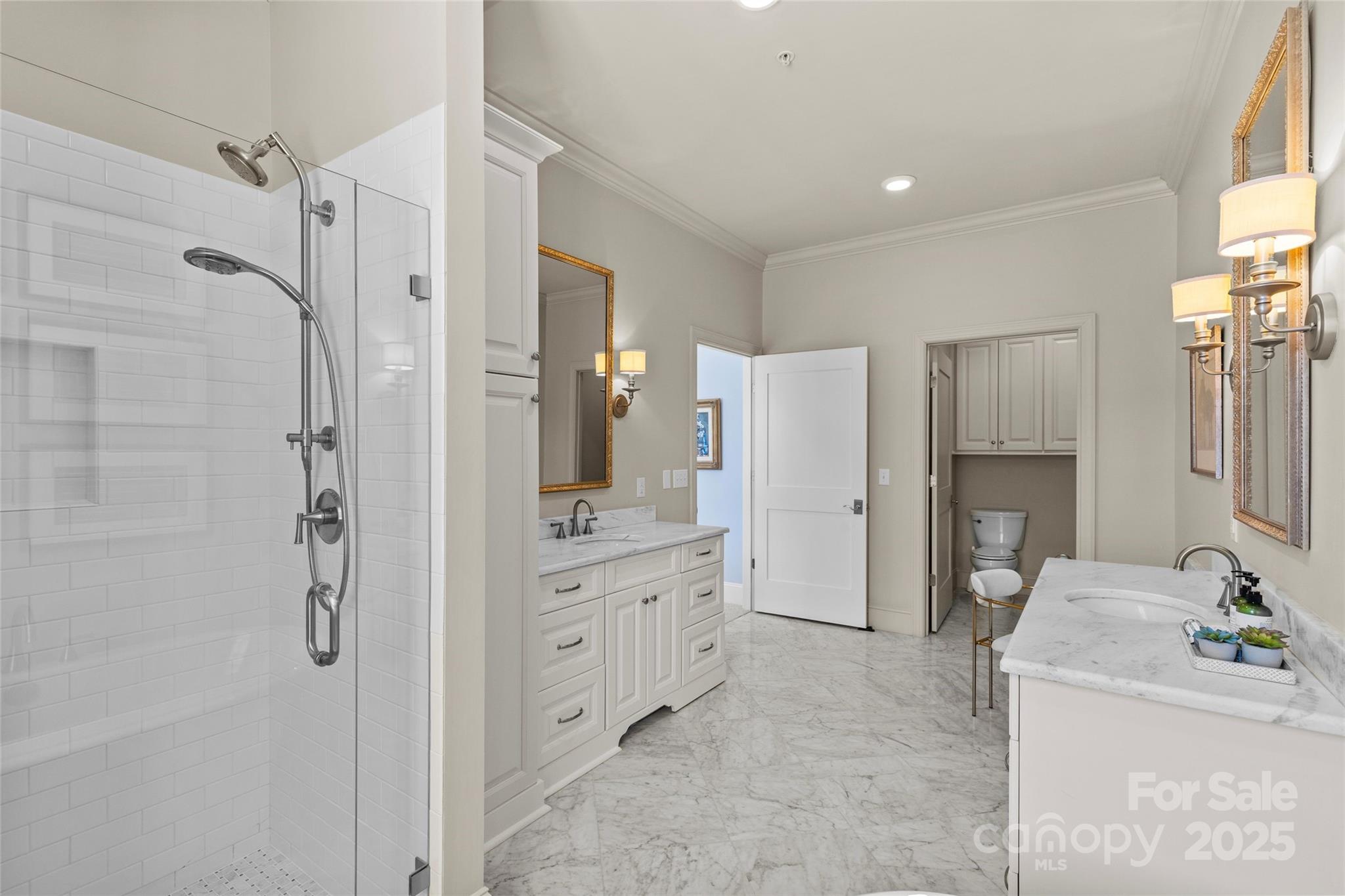 2251 Selwyn Avenue Unit: 201