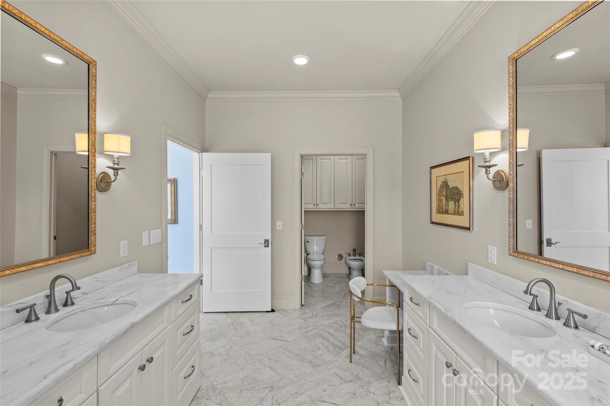 2251 Selwyn Avenue Unit: 201