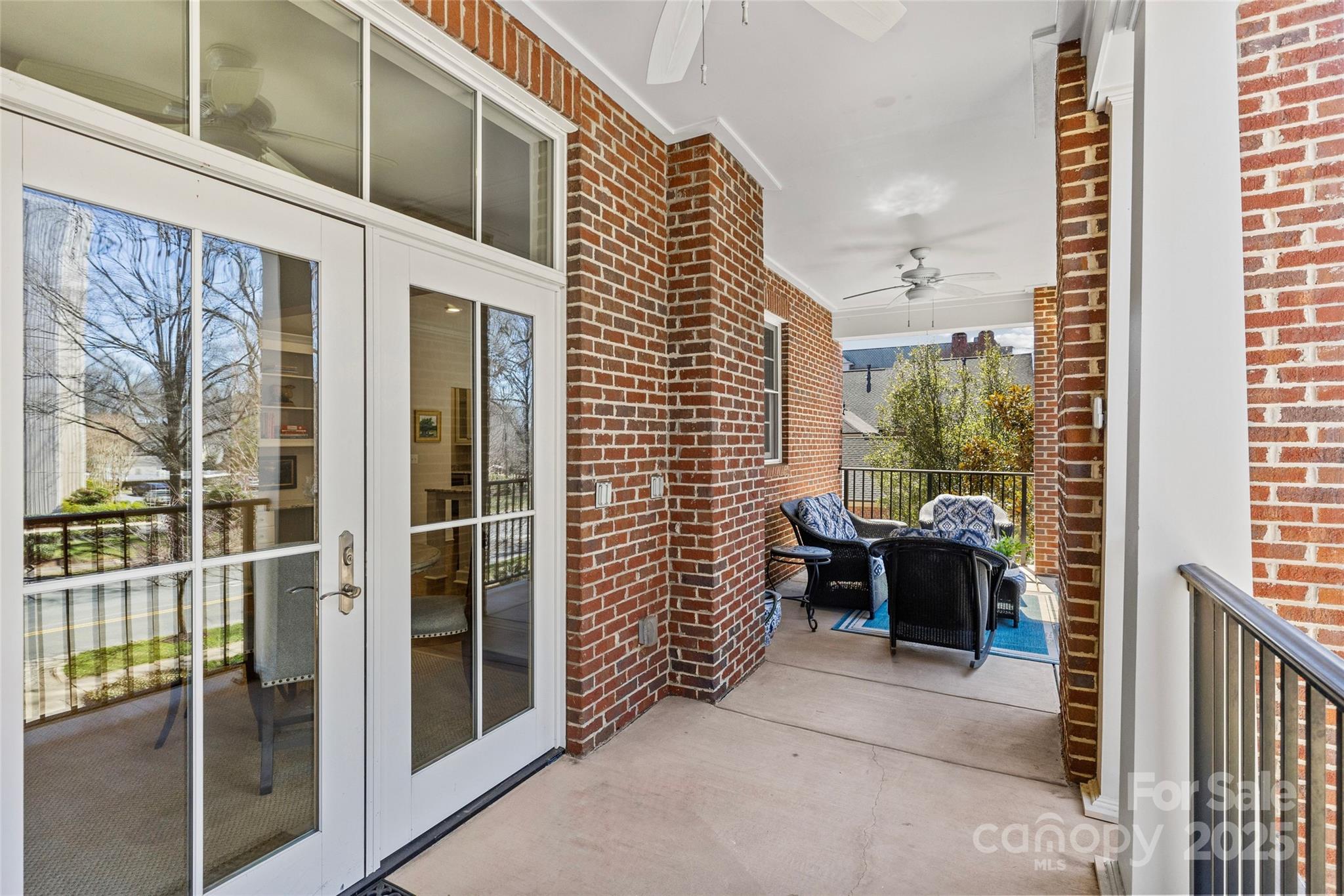 2251 Selwyn Avenue Unit: 201