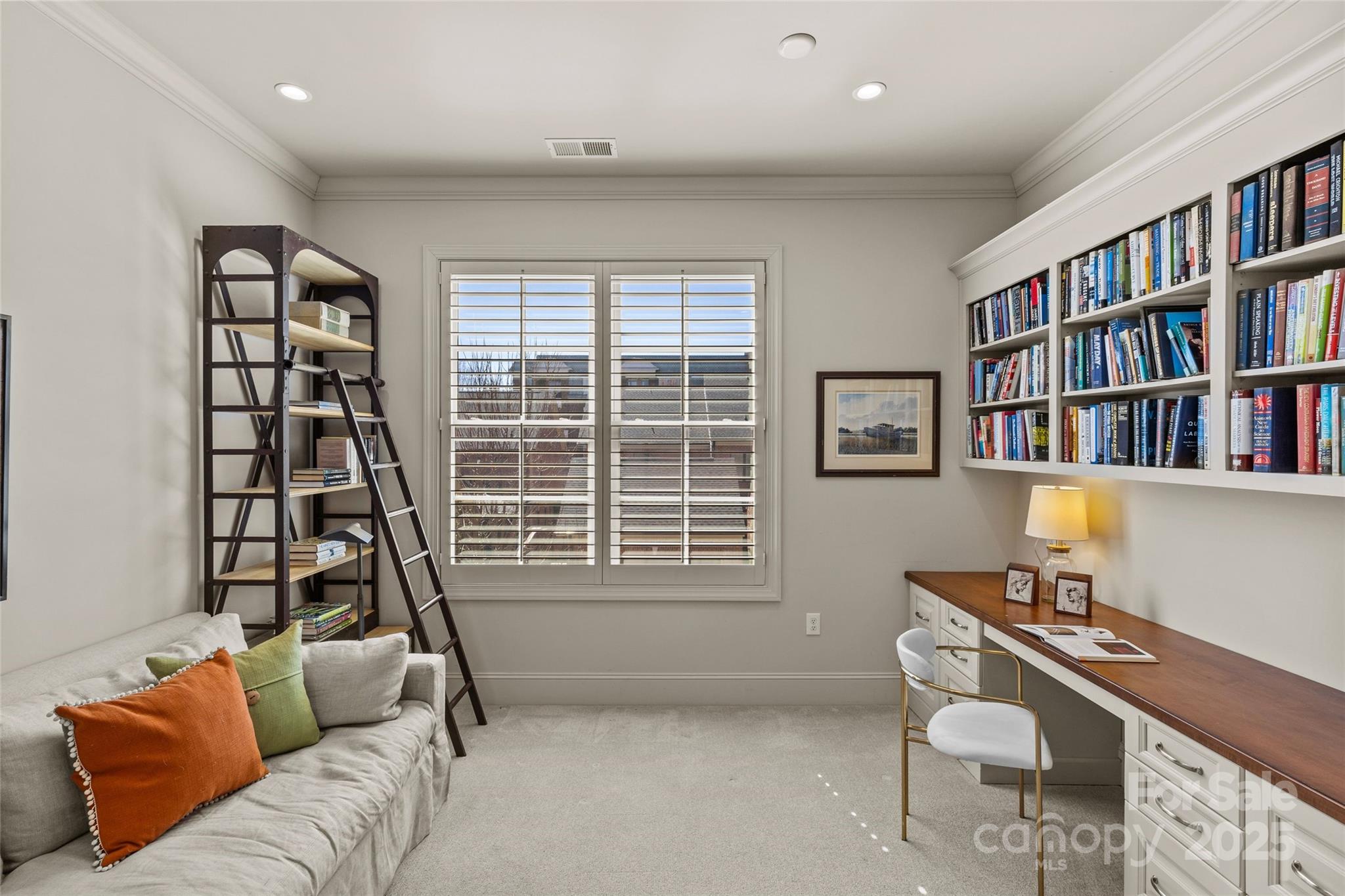 2251 Selwyn Avenue Unit: 201