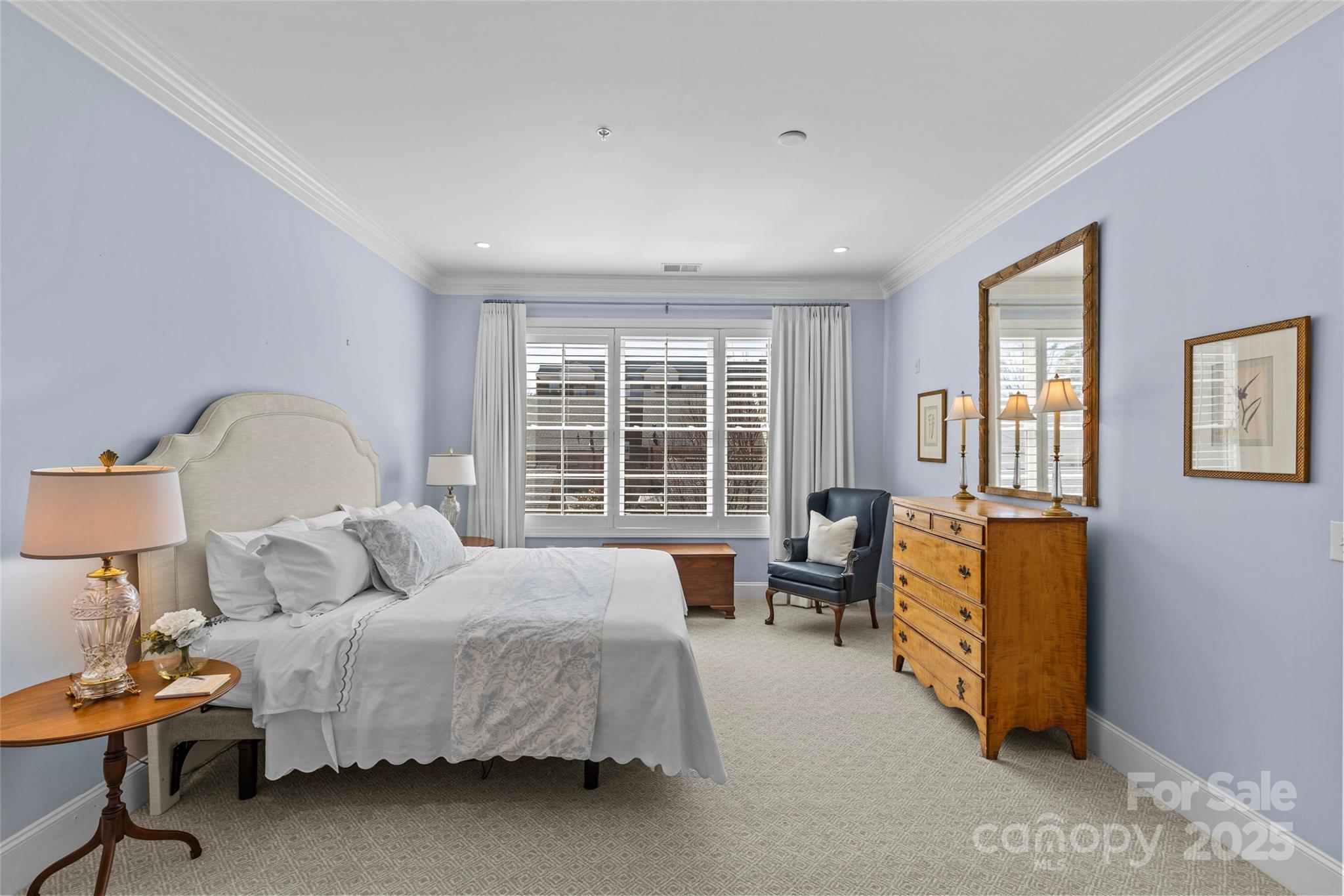 2251 Selwyn Avenue Unit: 201