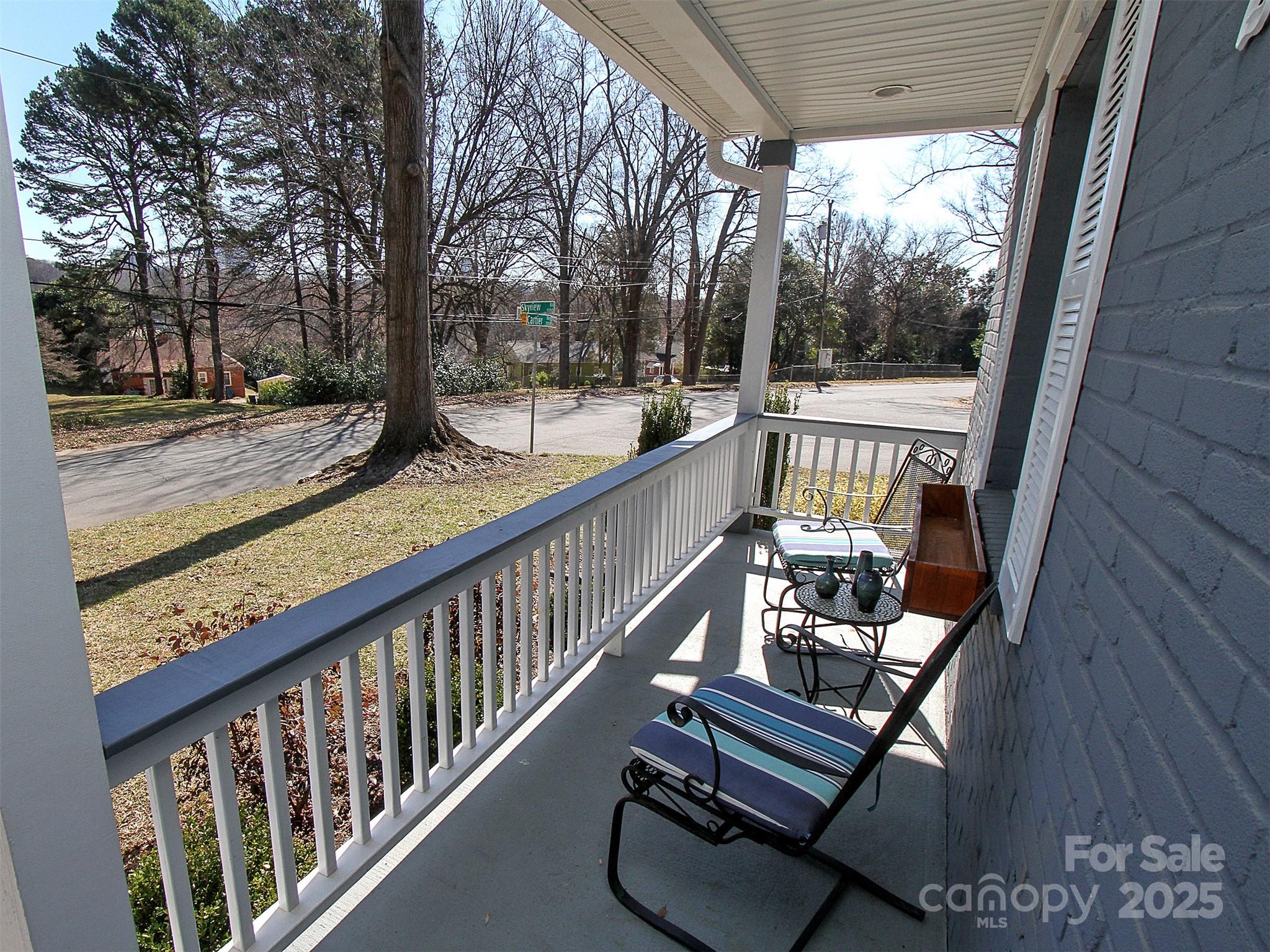 2046 Cartier Way