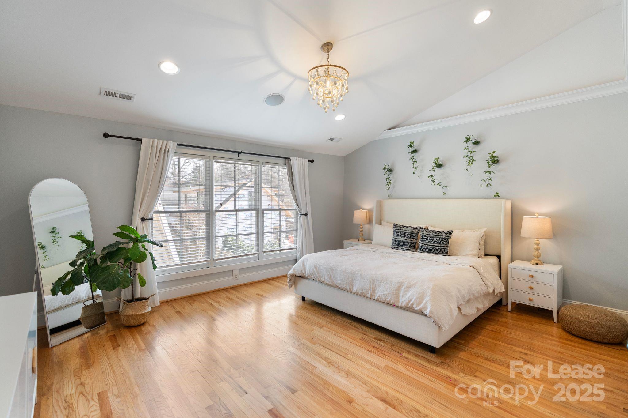 425 E Tremont Avenue